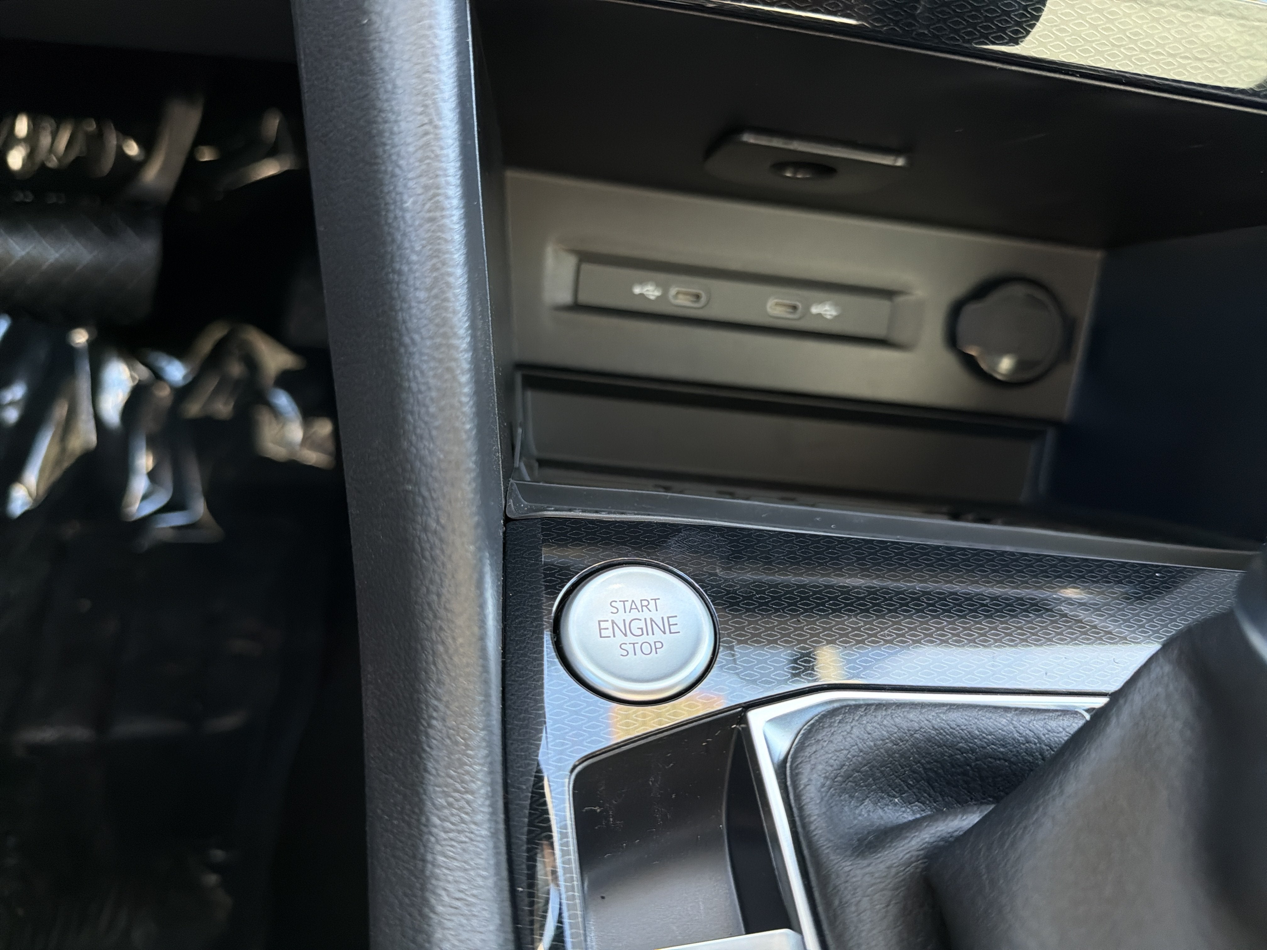 2027 Volkswagen Taos SE 4MOTION