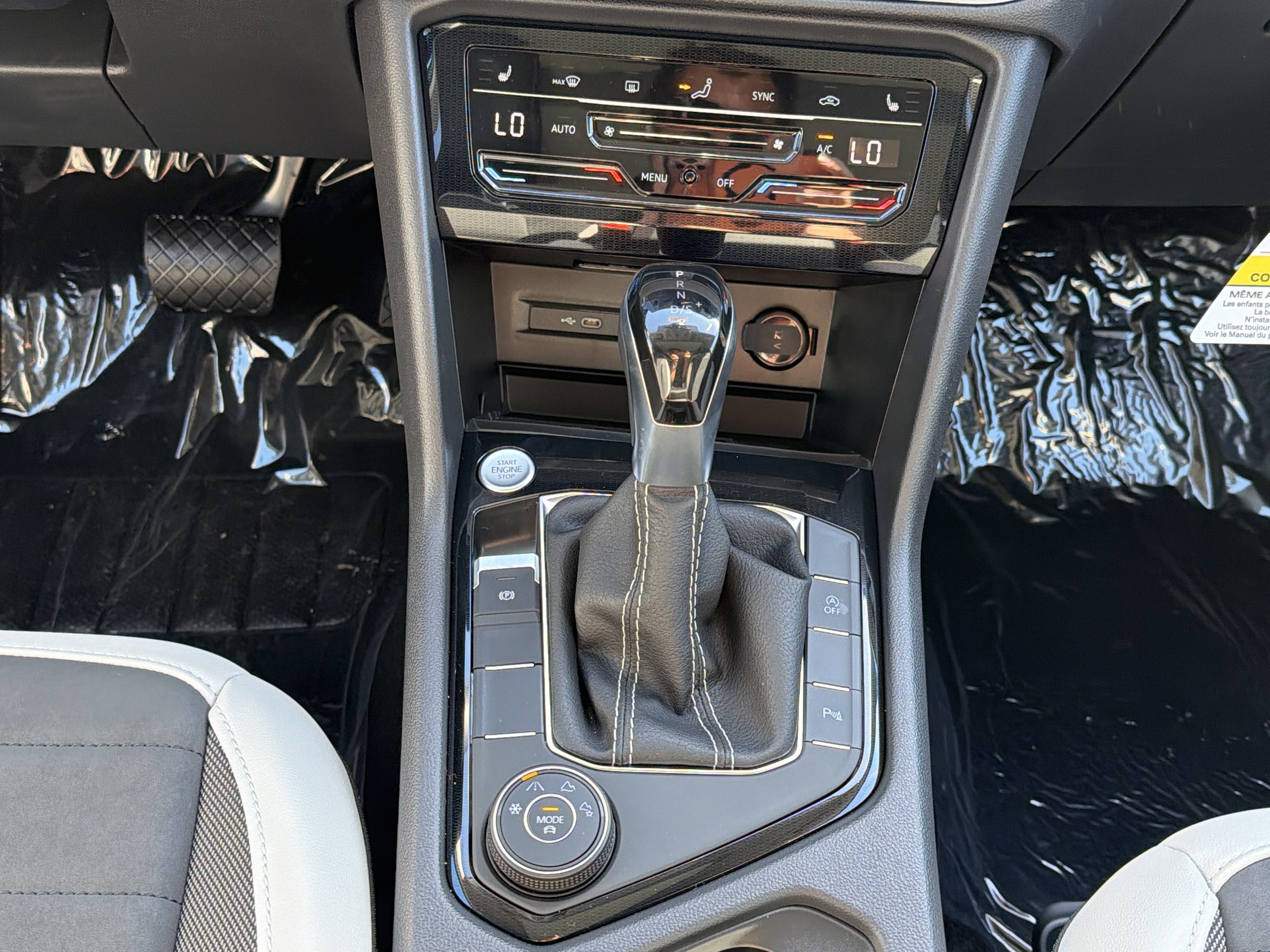 2027 Volkswagen Taos SE 4MOTION