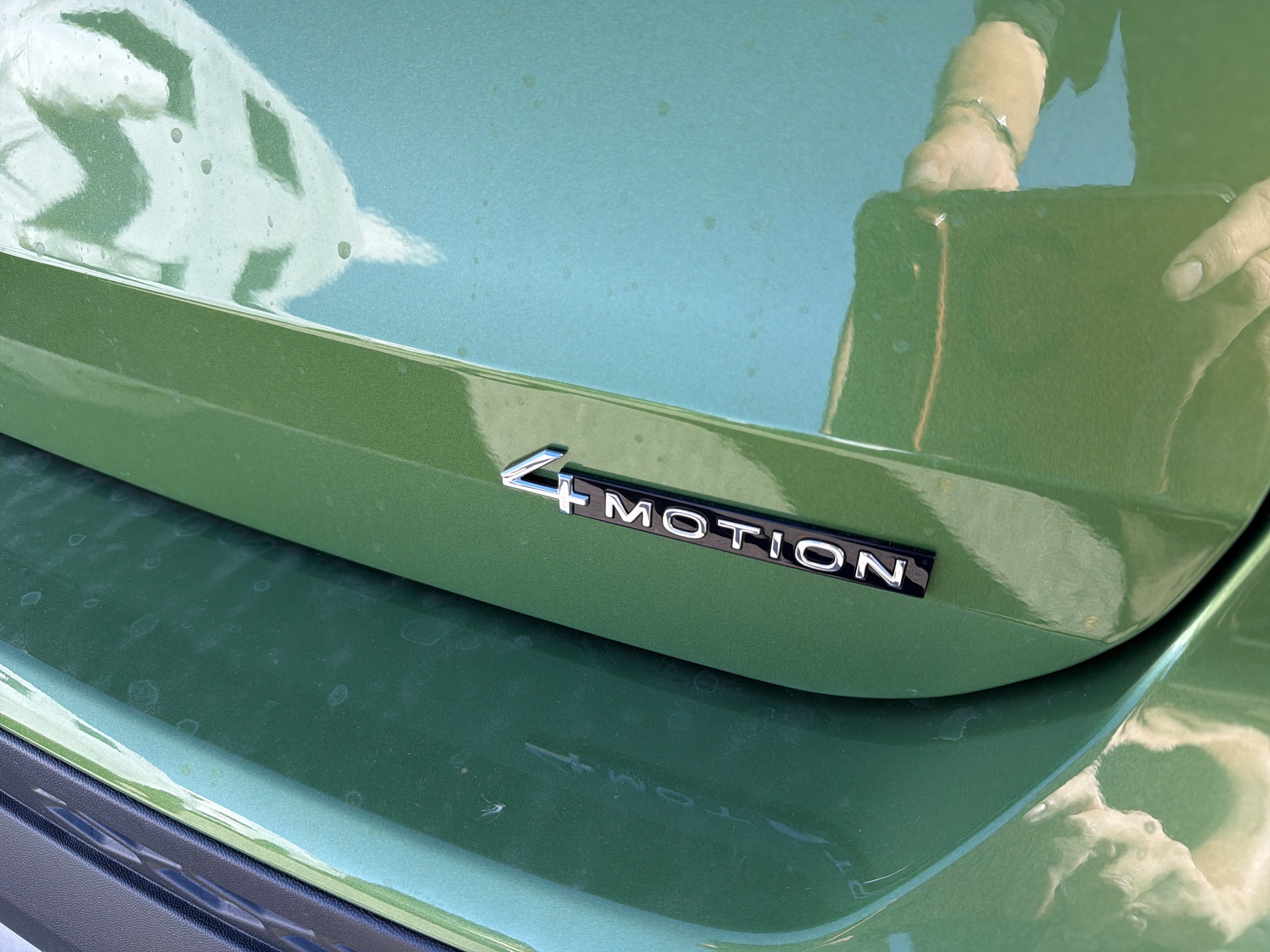 2027 Volkswagen Taos SE 4MOTION