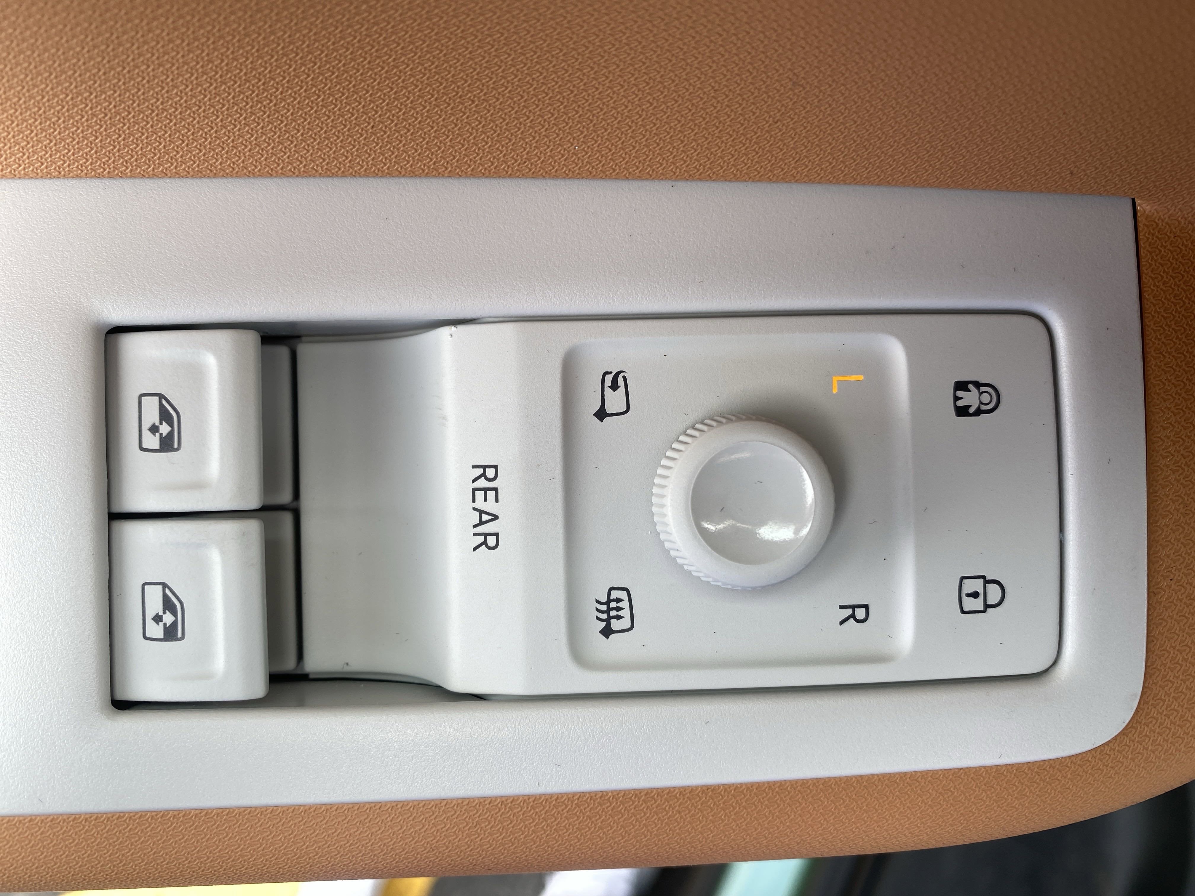 2025 Volkswagen ID. Buzz 1st Edition 4MOTION w/Two-Tone