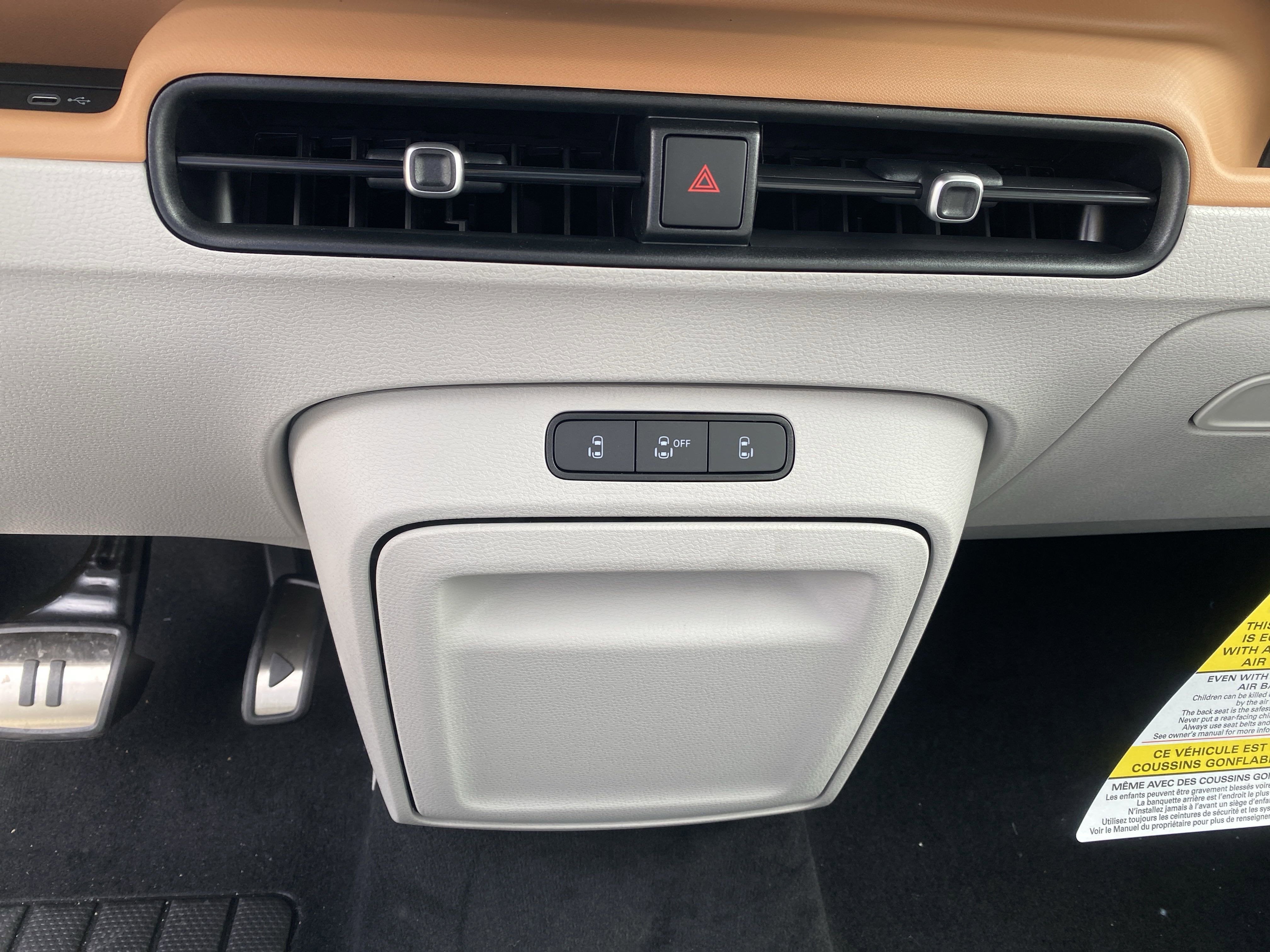 2025 Volkswagen ID. Buzz 1st Edition 4MOTION w/Two-Tone