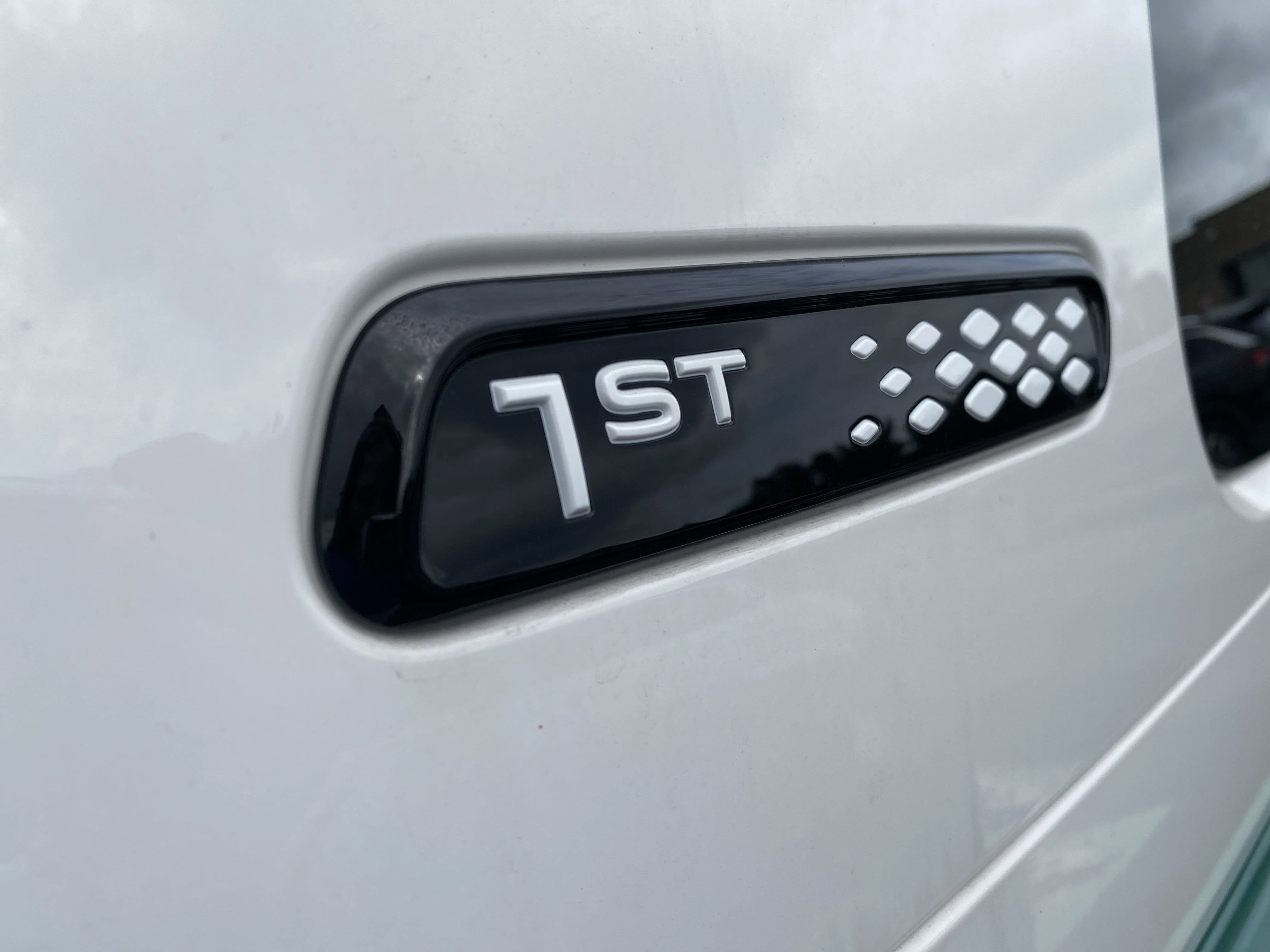 2025 Volkswagen ID. Buzz 1st Edition 4MOTION w/Two-Tone