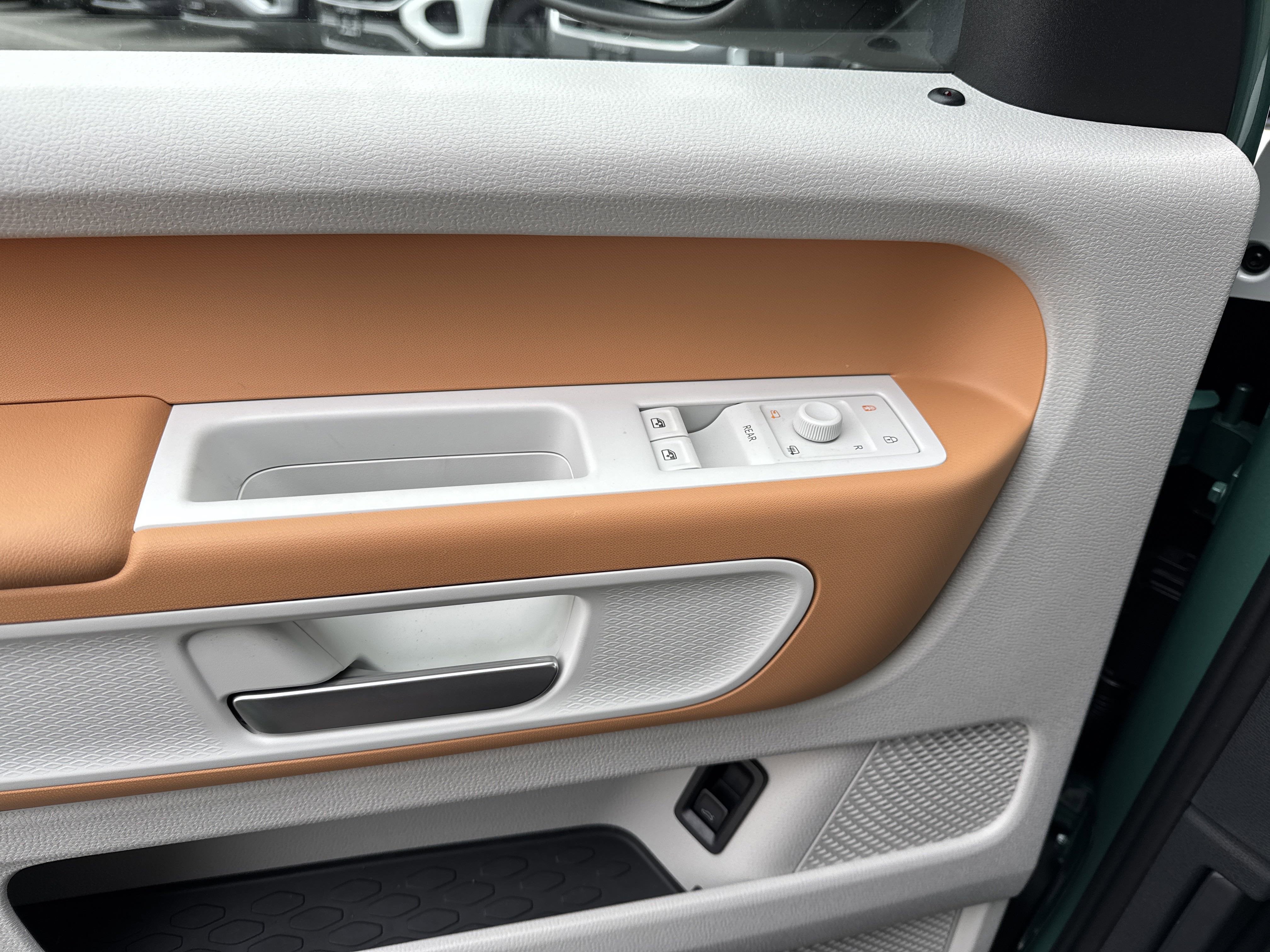 2025 Volkswagen ID. Buzz 1st Edition 4MOTION w/Two-Tone