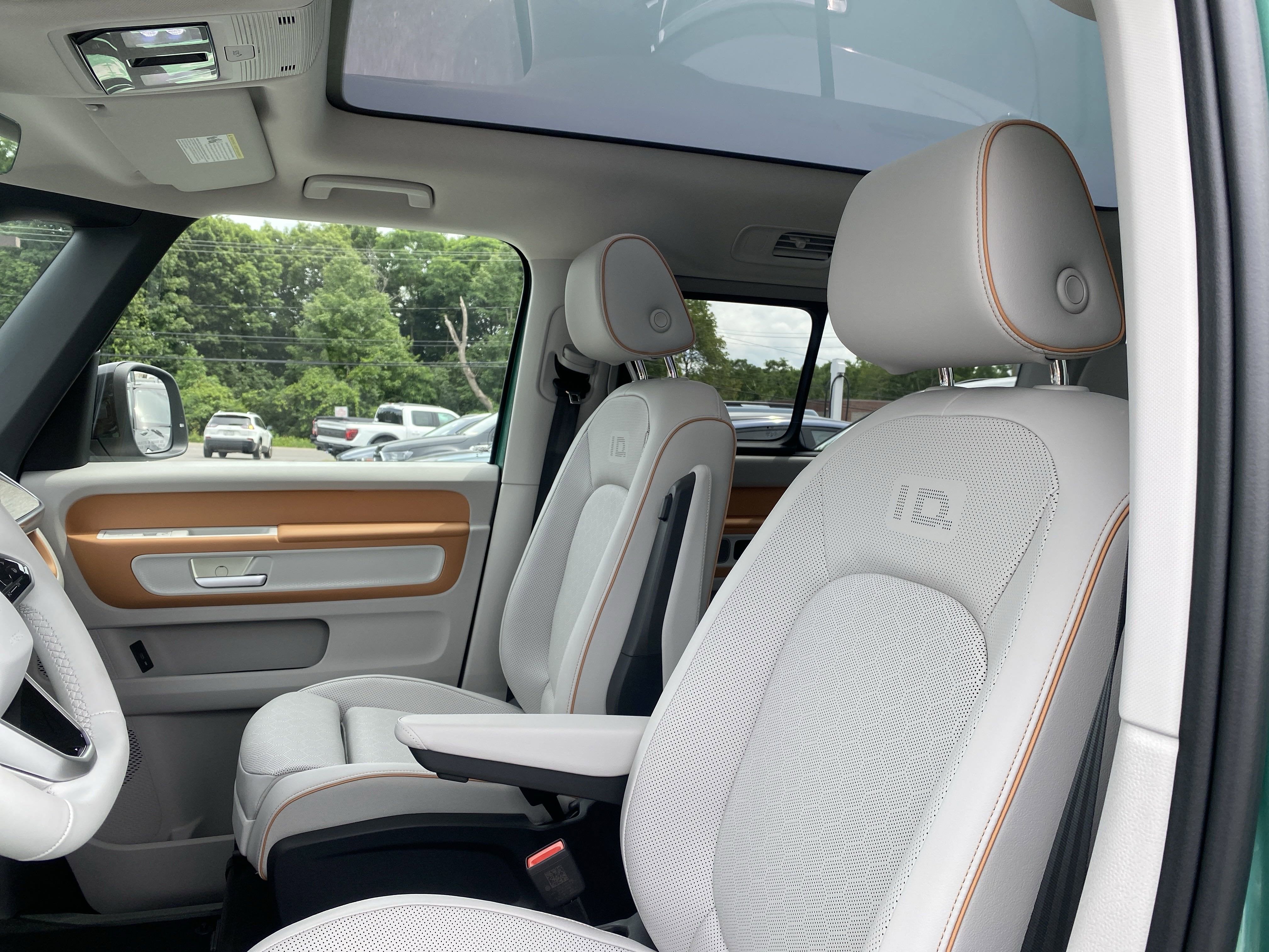 2025 Volkswagen ID. Buzz 1st Edition 4MOTION w/Two-Tone