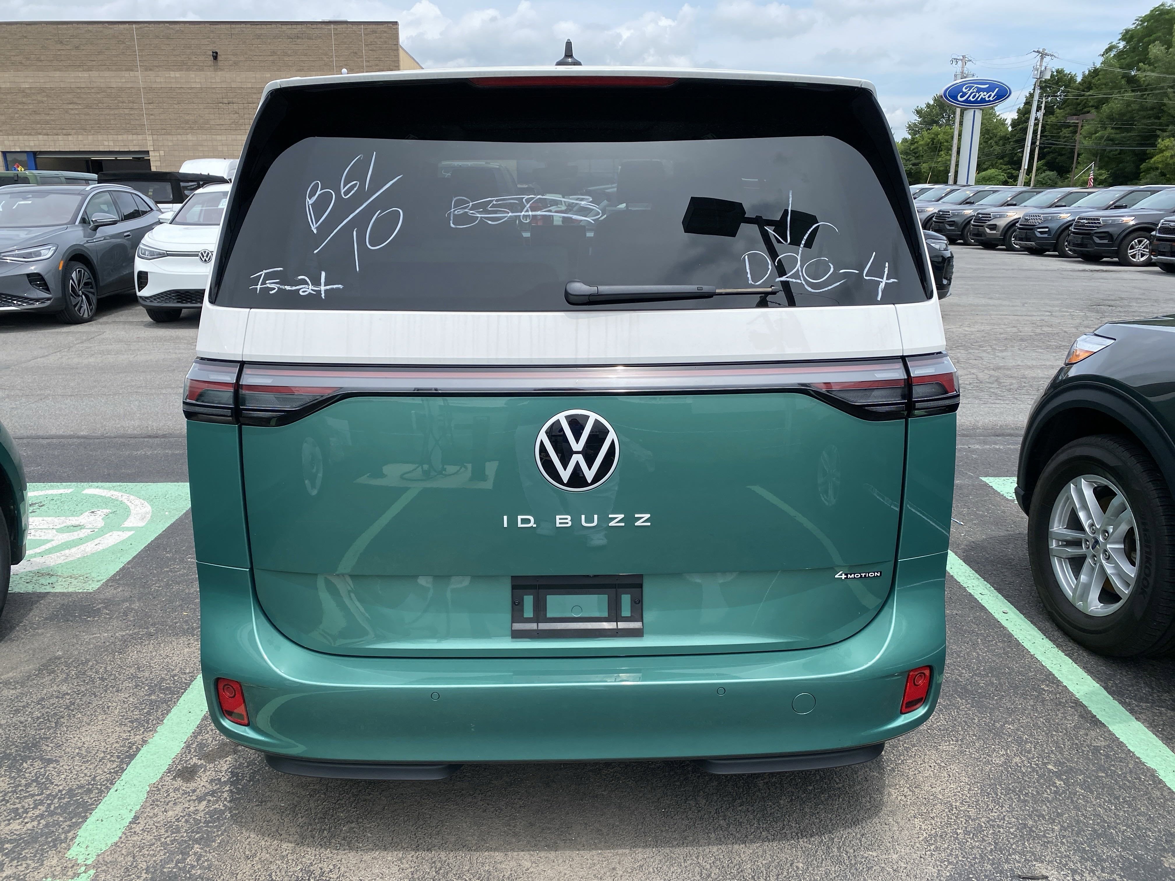 2025 Volkswagen ID. Buzz 1st Edition 4MOTION w/Two-Tone