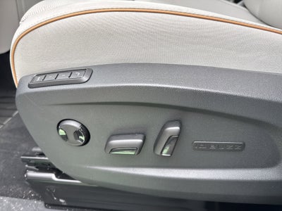 2025 Volkswagen ID. Buzz 1st Edition 4MOTION w/Two-Tone