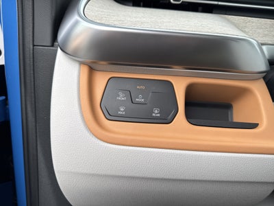 2025 Volkswagen ID. Buzz 1st Edition 4MOTION w/Two-Tone