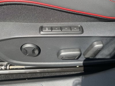 2025 Volkswagen Golf GTI SE