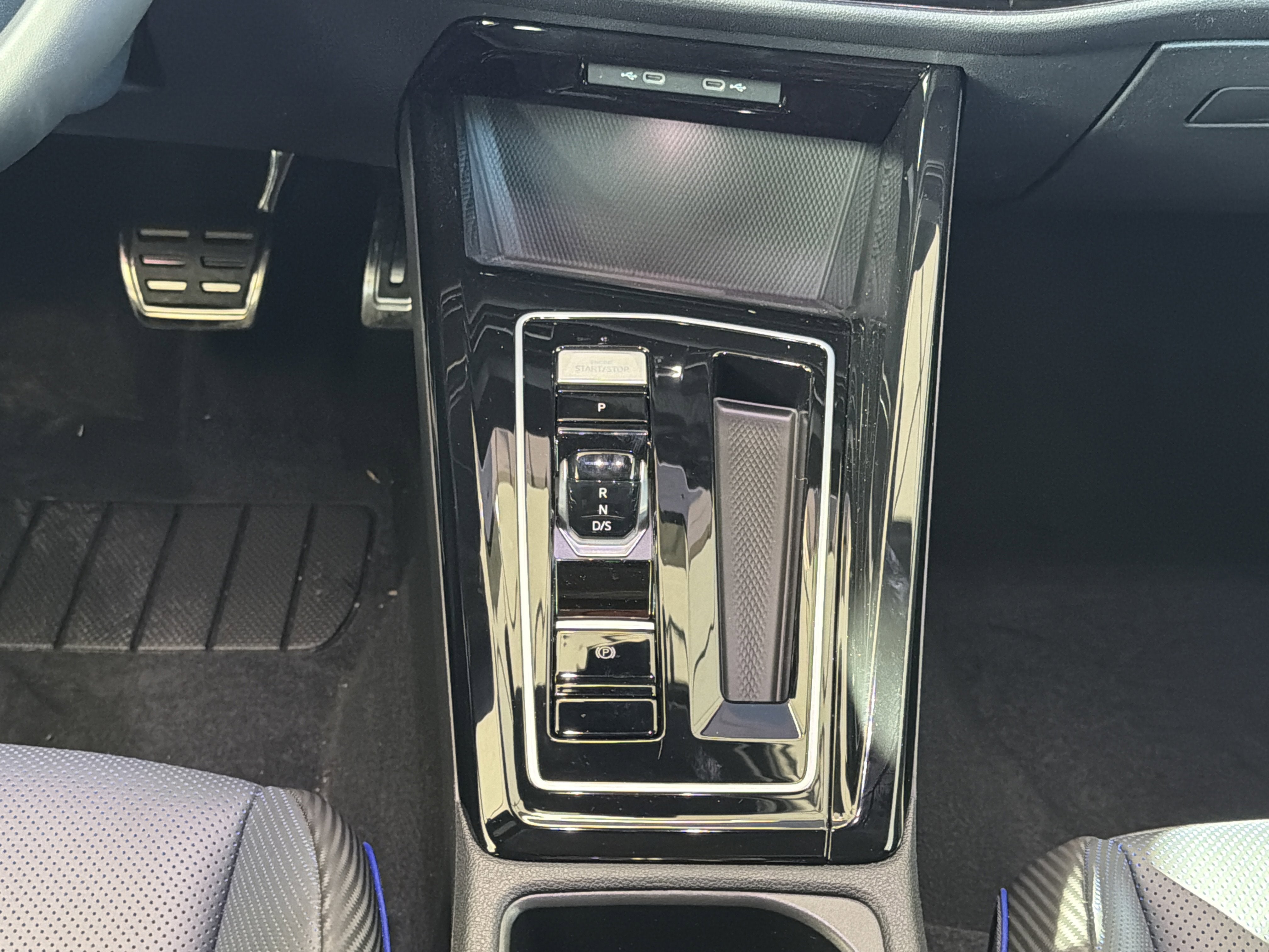 2026 Volkswagen Golf R 2.0T DSG