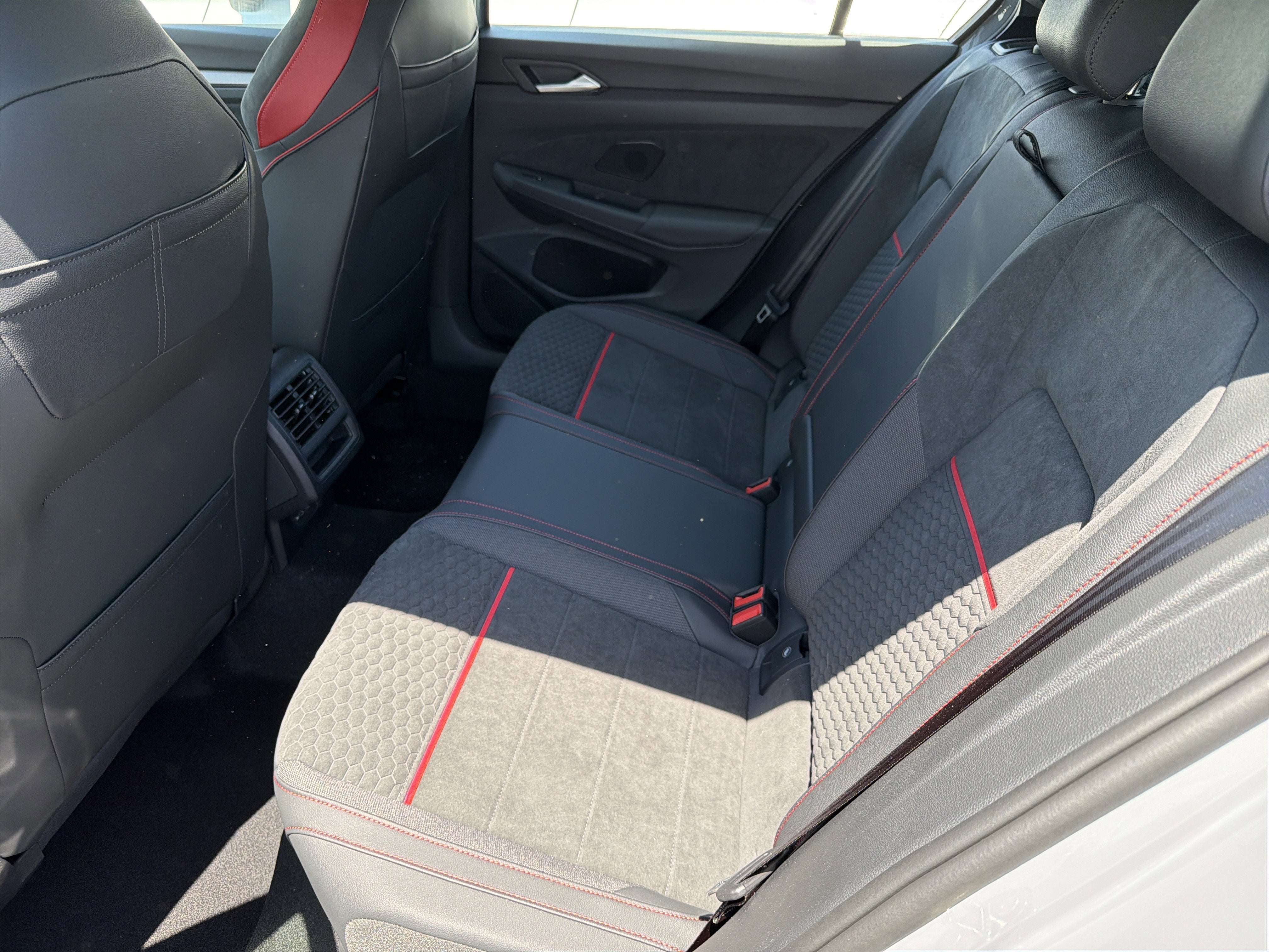 2026 Volkswagen Golf GTI SE