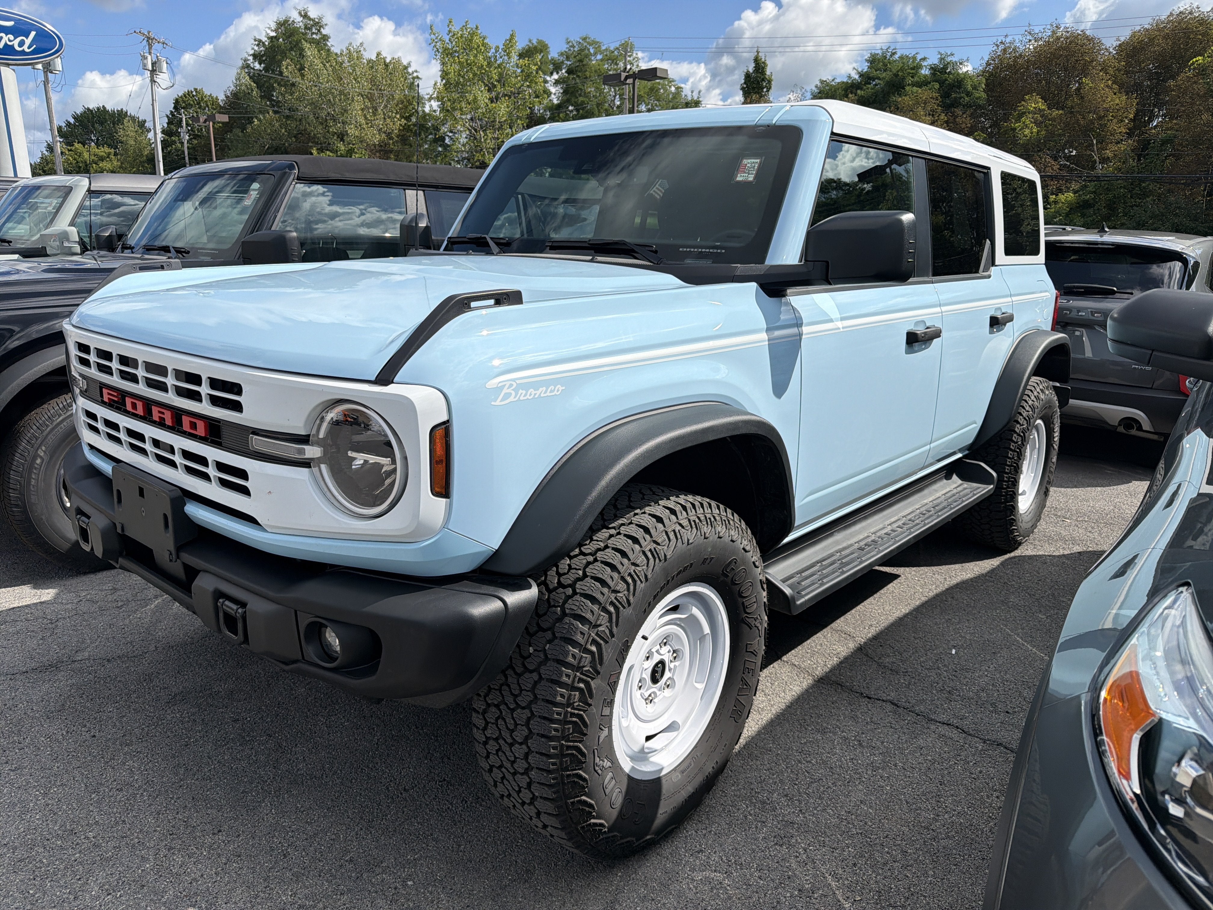 2025 Ford Bronco Heritage Edition
