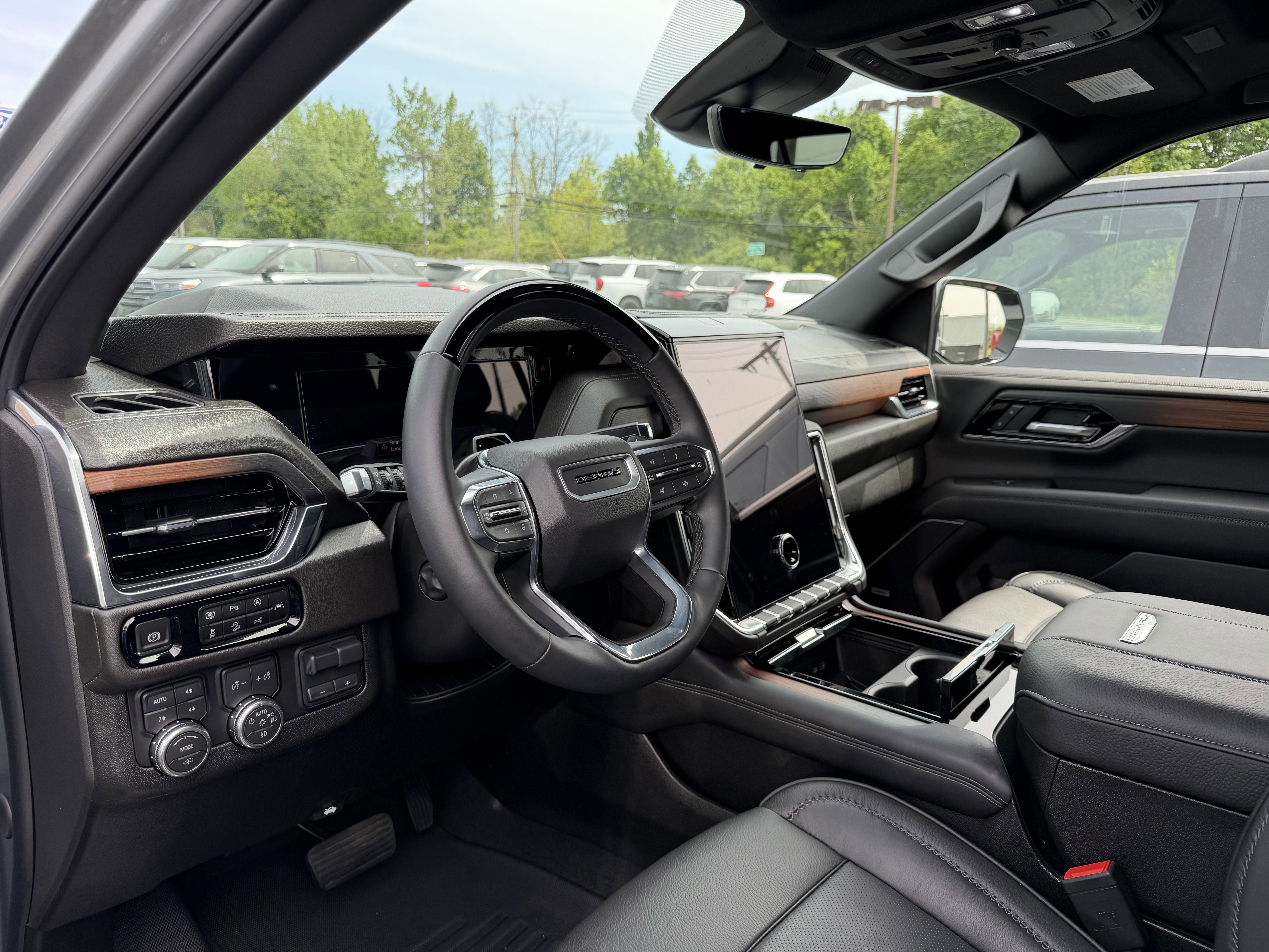 2025 GMC Yukon Denali