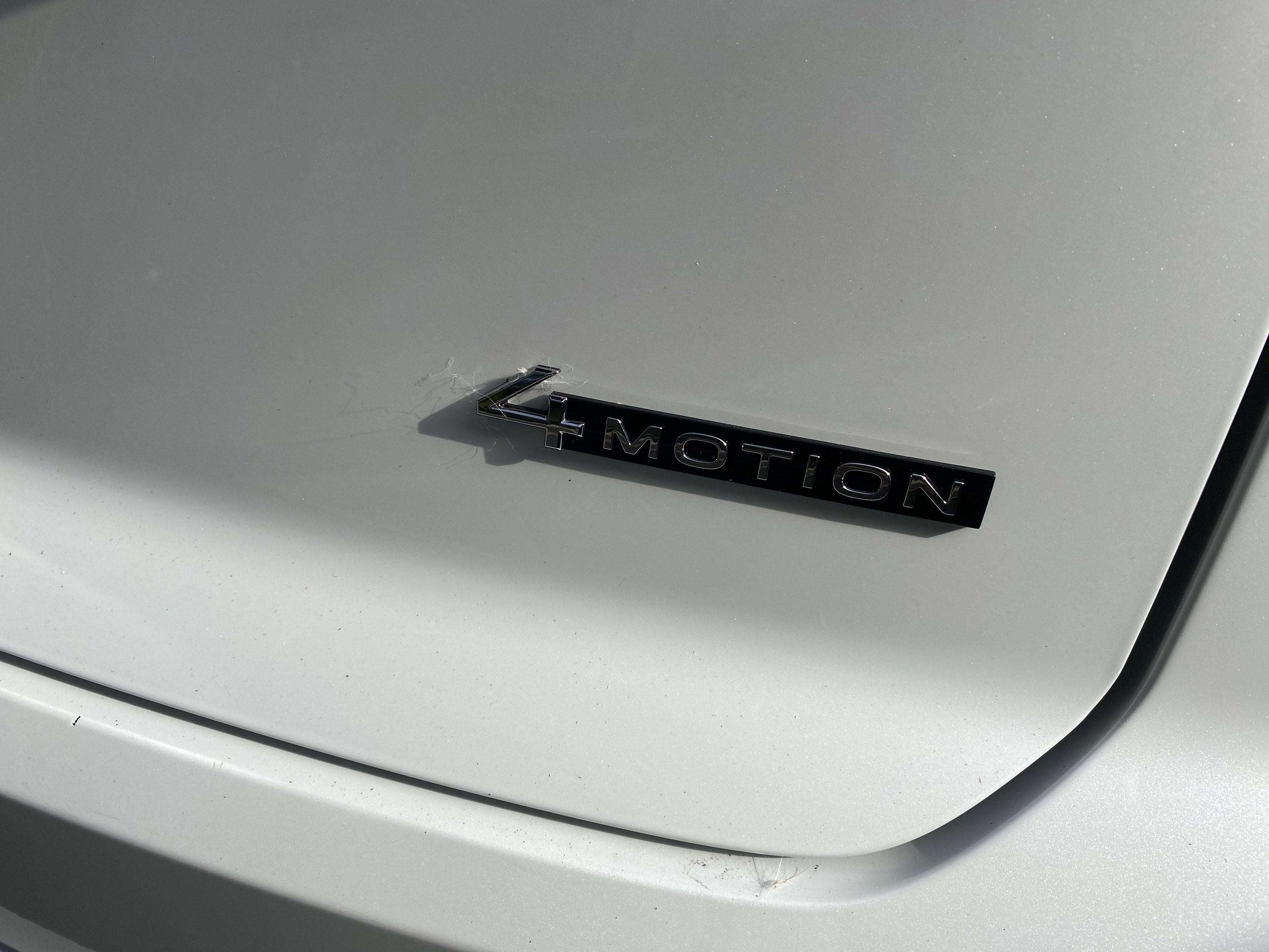 2025 Volkswagen Atlas Cross Sport 2.0T SEL R-Line Black