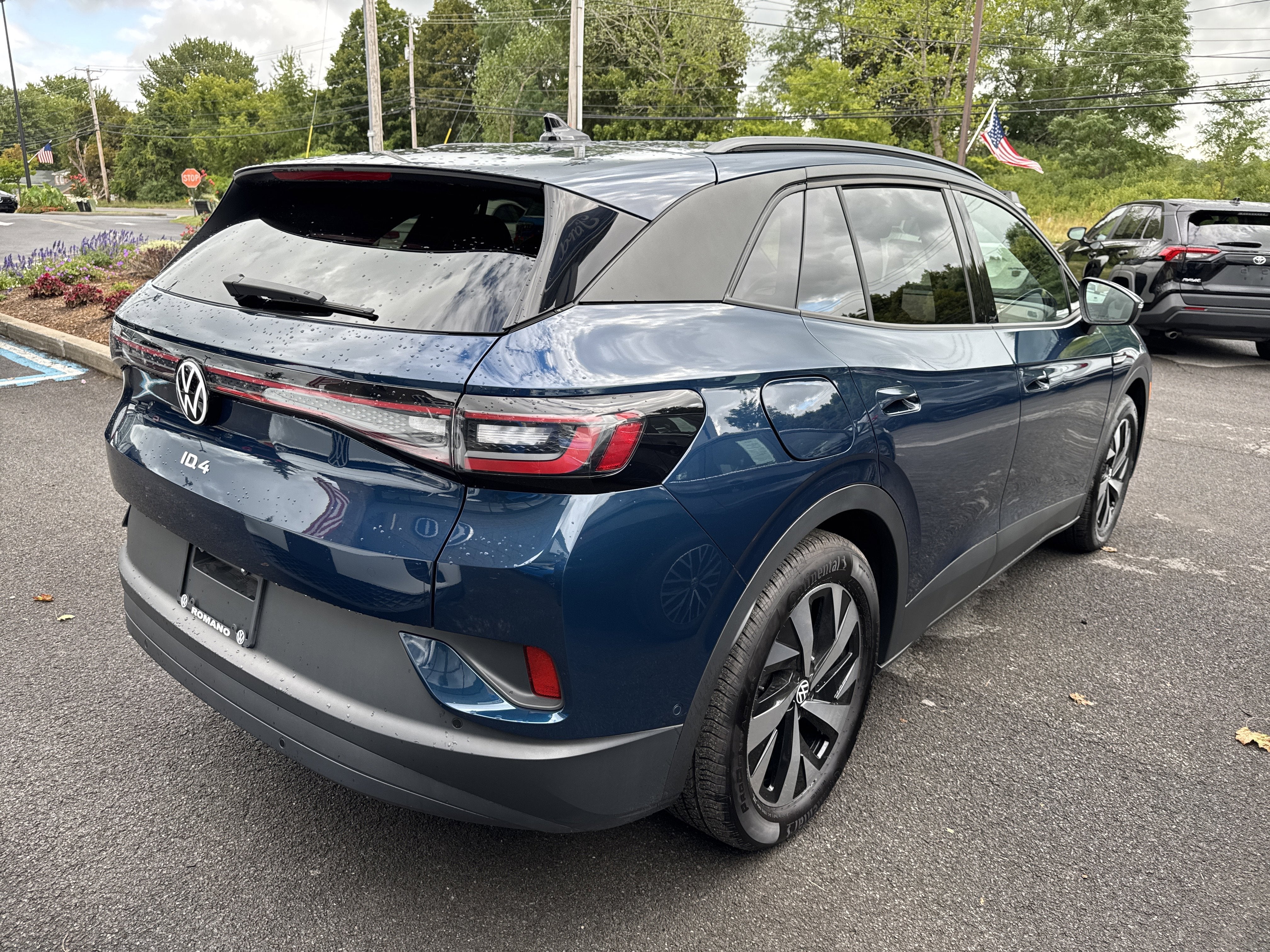 2023 Volkswagen ID.4 Pro