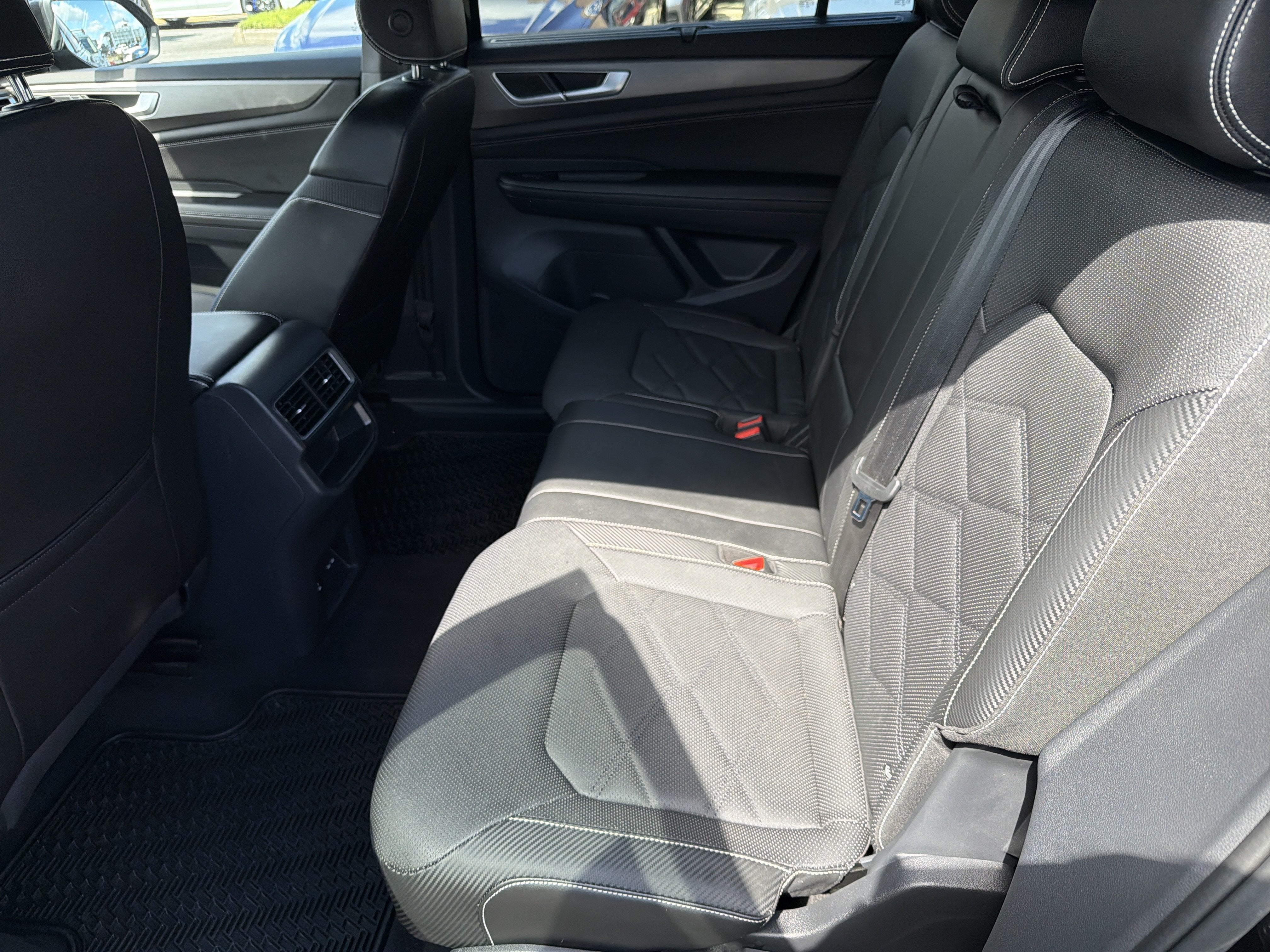 2024 Volkswagen Atlas Cross Sport 2.0T SE w/Technology 4MOTION