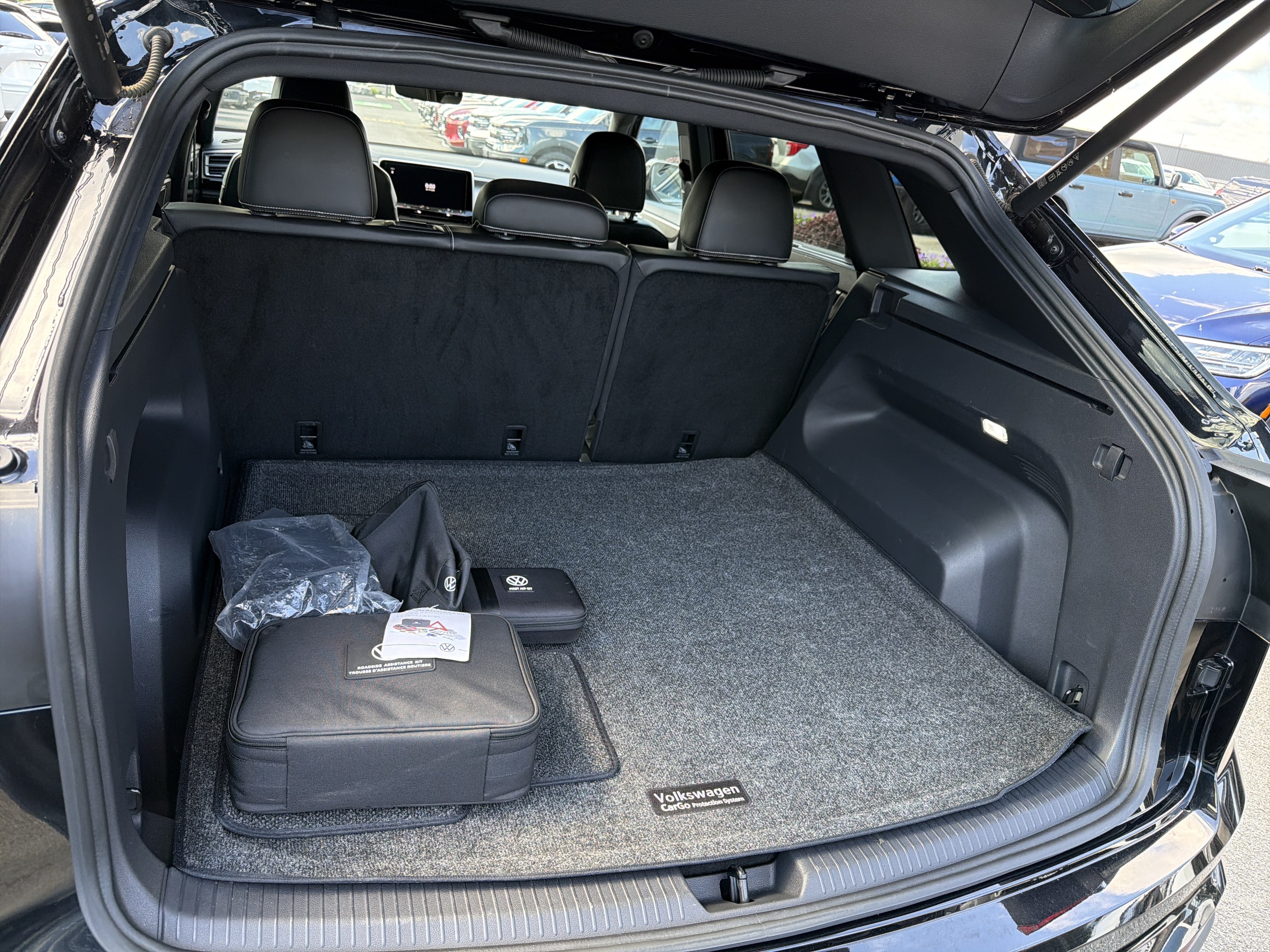 2024 Volkswagen Atlas Cross Sport 2.0T SE w/Technology 4MOTION