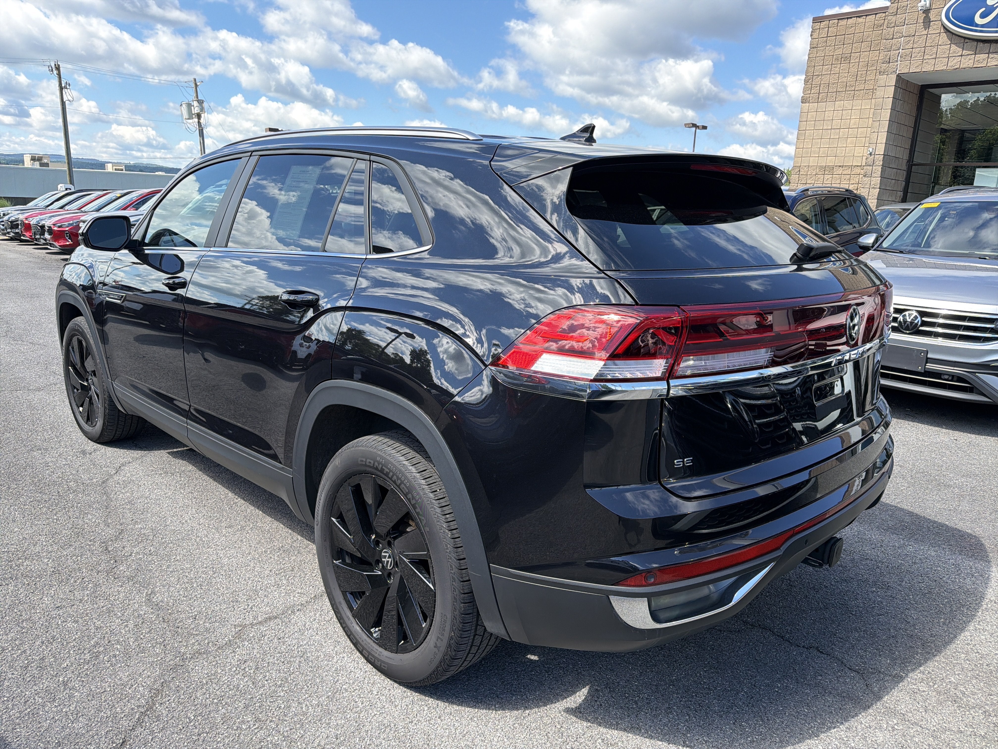 2024 Volkswagen Atlas Cross Sport 2.0T SE w/Technology 4MOTION