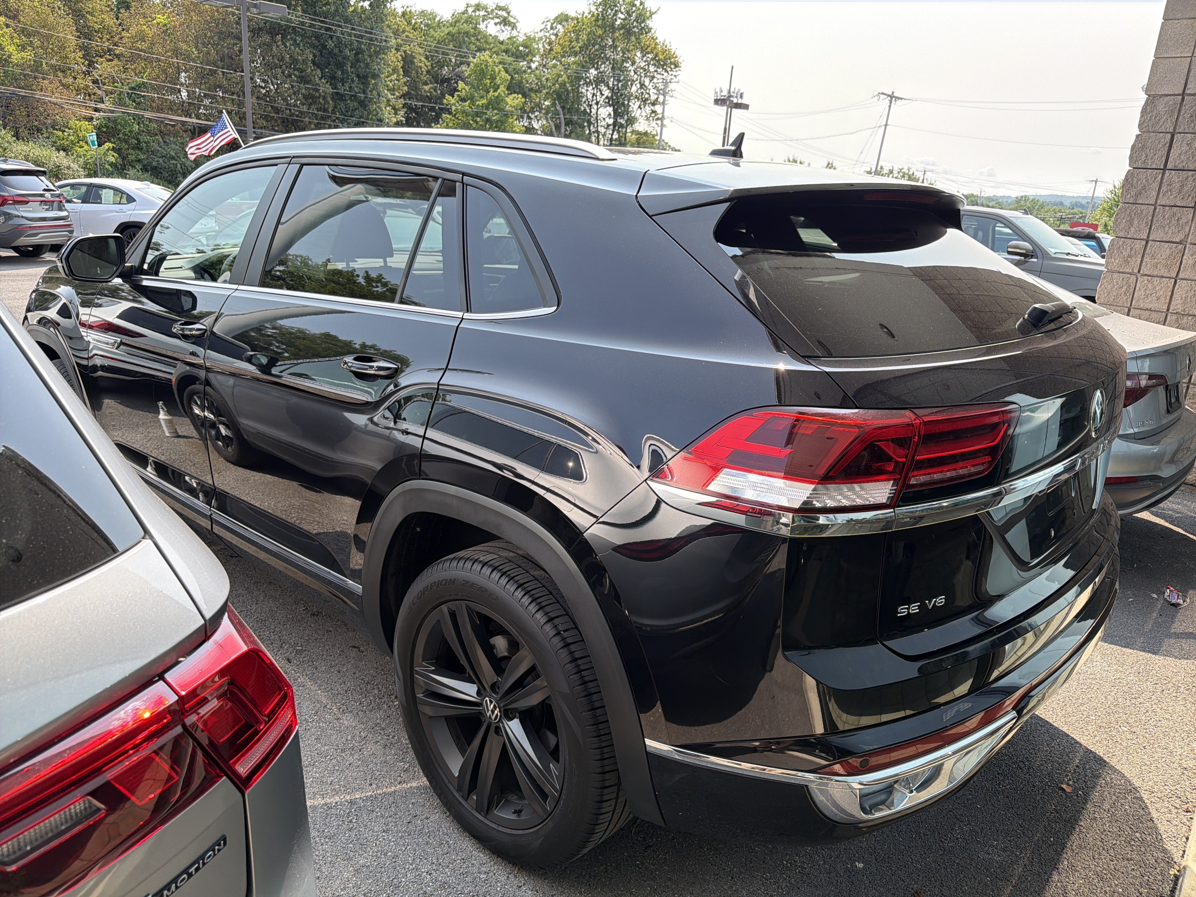 2021 Volkswagen Atlas Cross Sport 3.6L V6 SE w/Technology R-Line 4MOTION