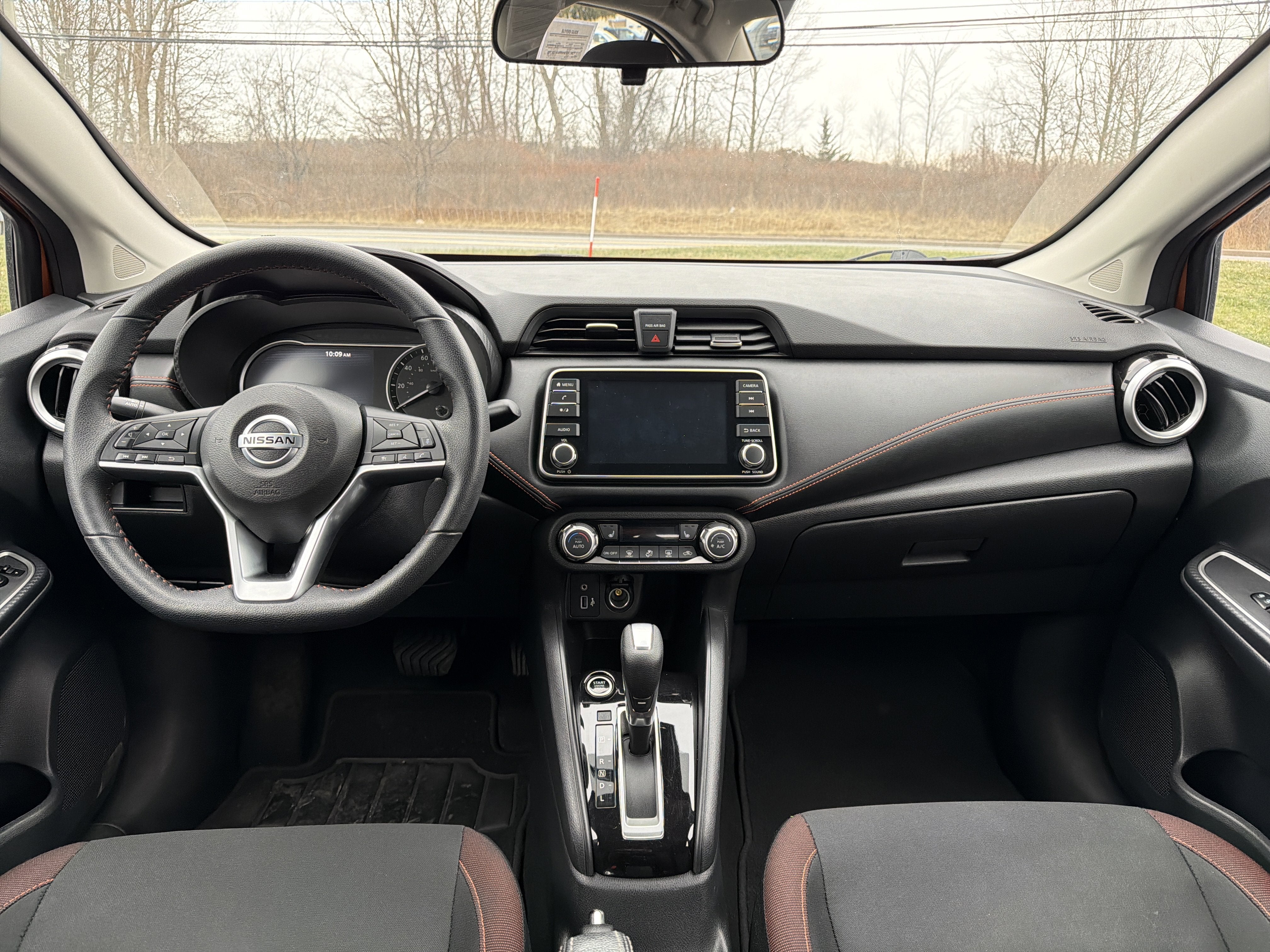 2022 Nissan Versa SR