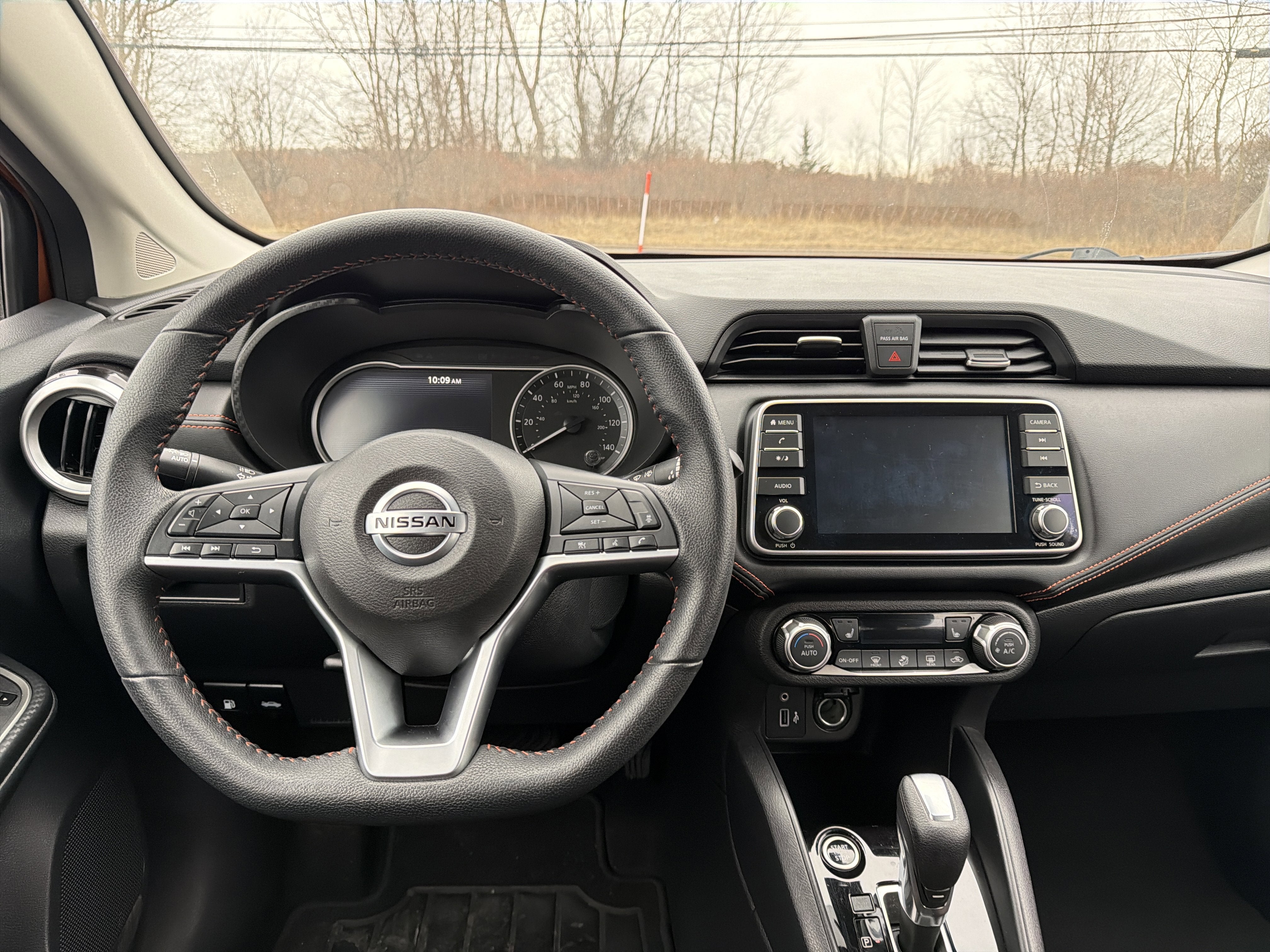 2022 Nissan Versa SR