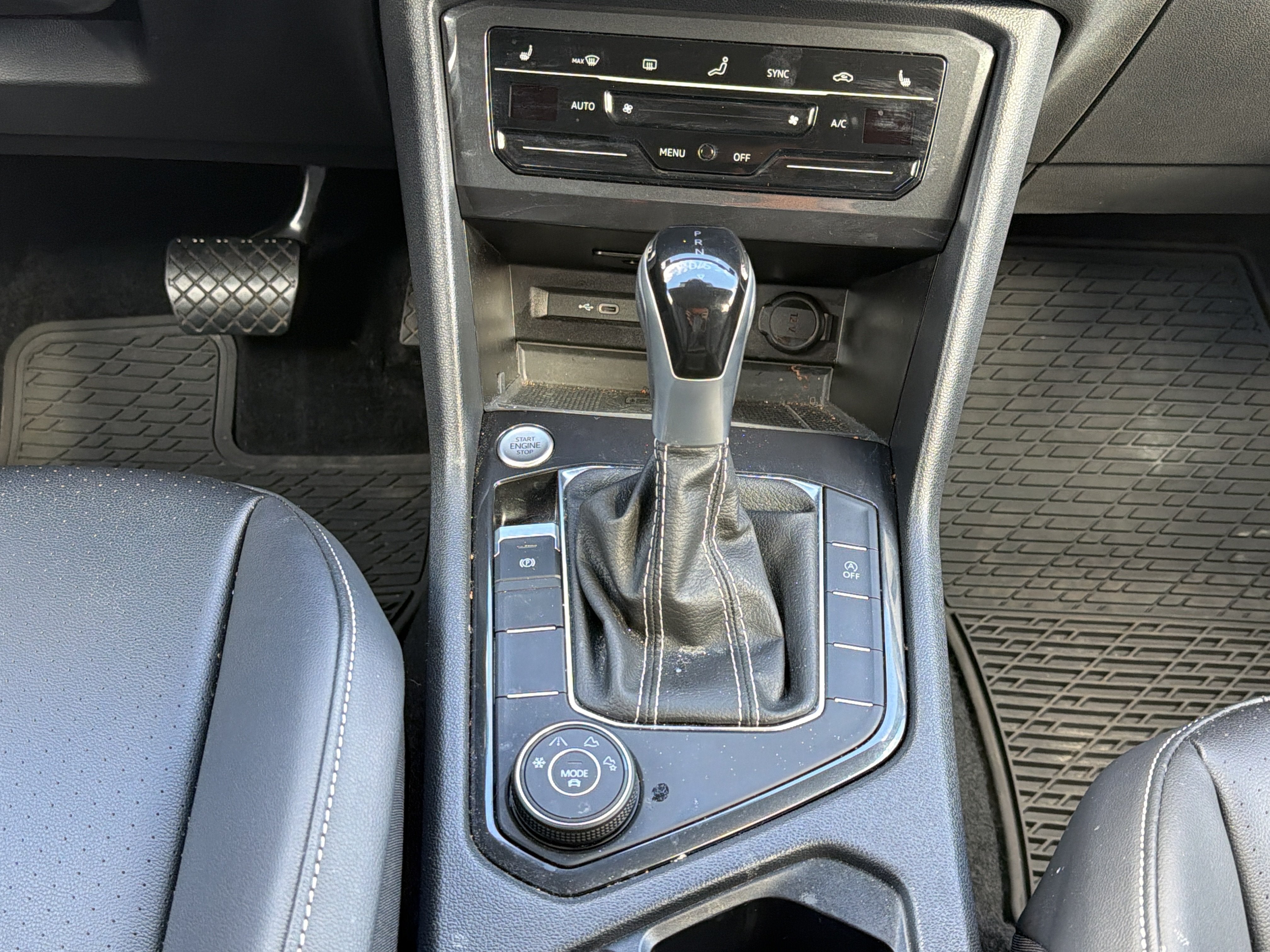 2024 Volkswagen Tiguan 2.0T SE 4MOTION