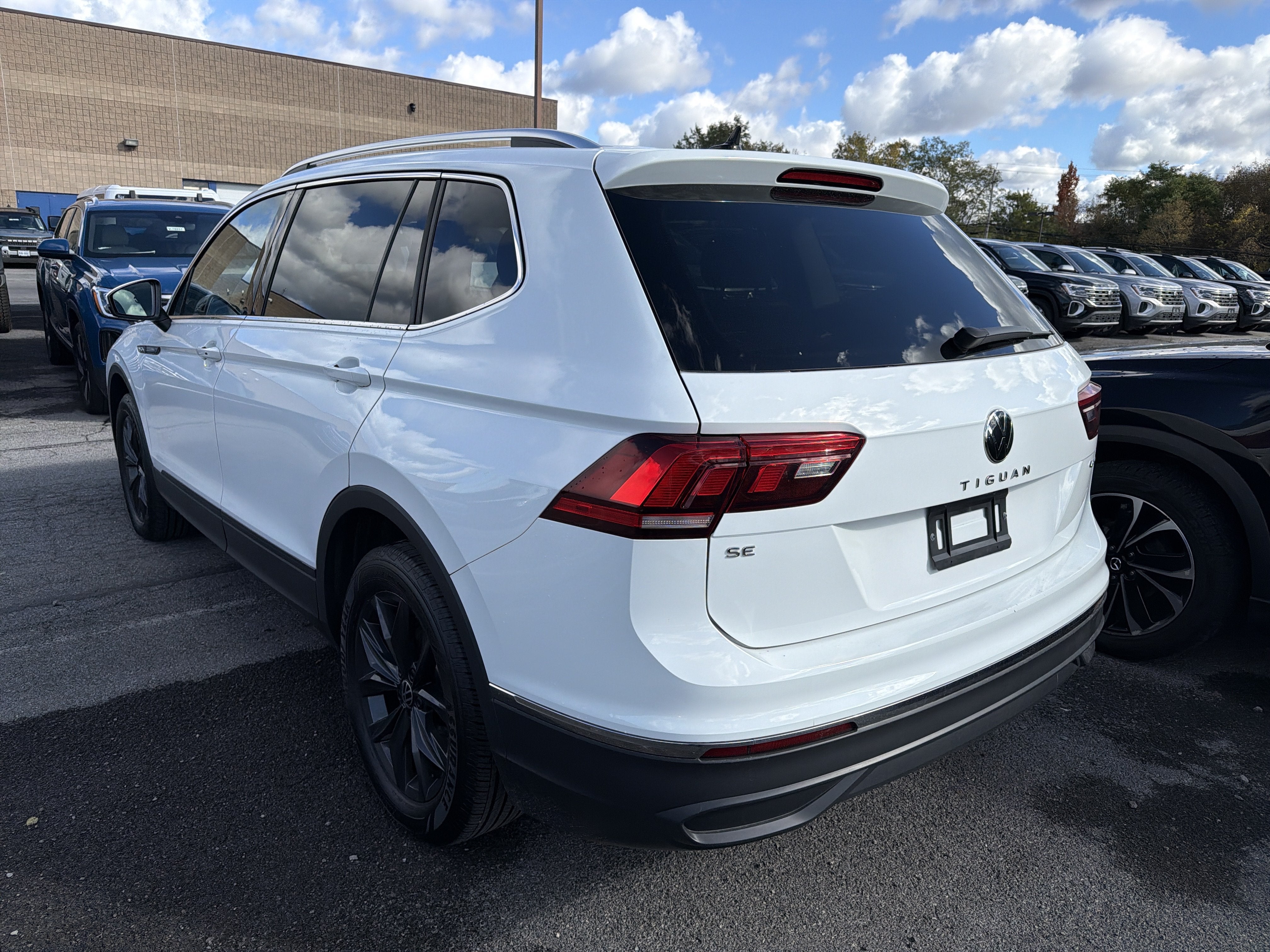 2024 Volkswagen Tiguan 2.0T SE 4MOTION