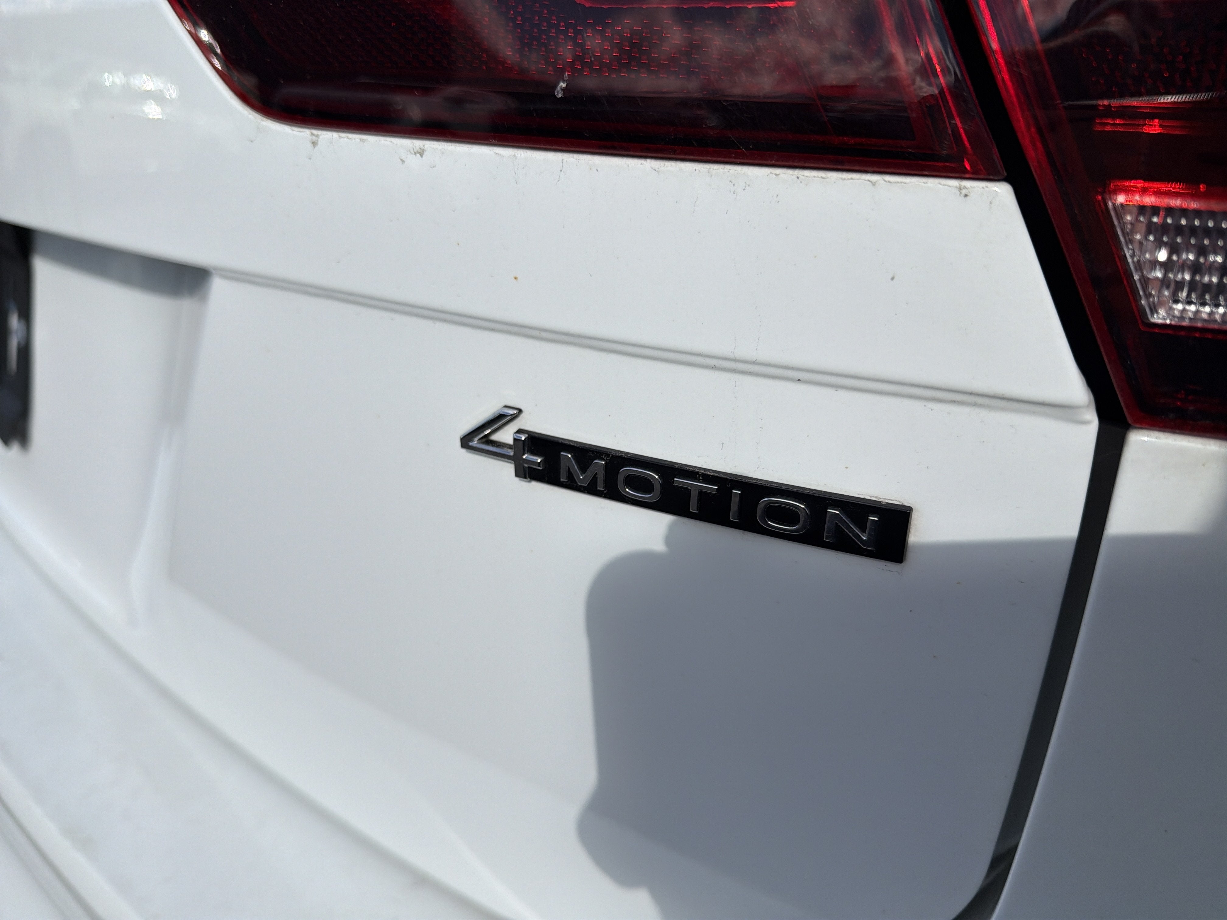 2024 Volkswagen Tiguan 2.0T SE 4MOTION