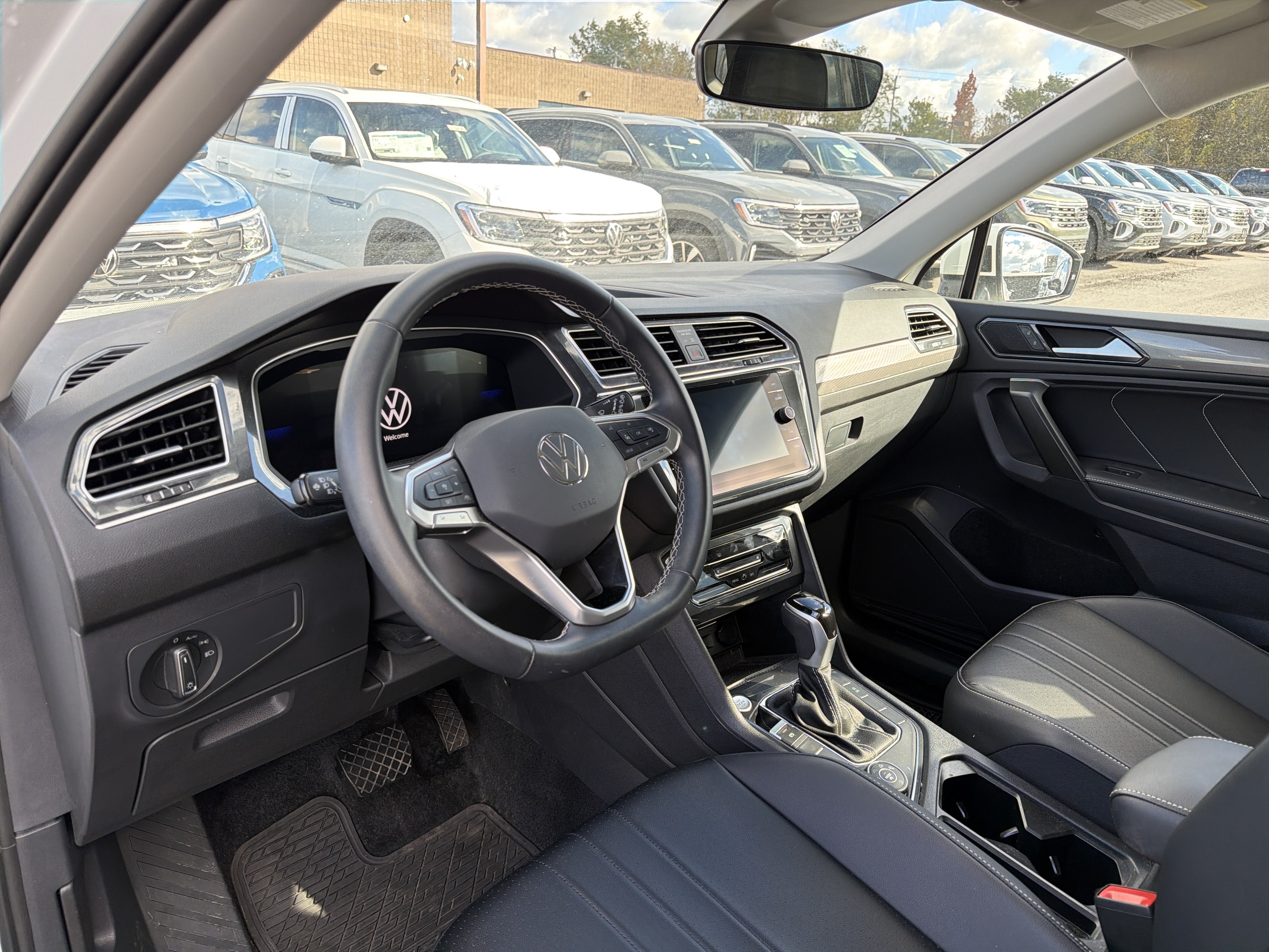 2024 Volkswagen Tiguan 2.0T SE 4MOTION