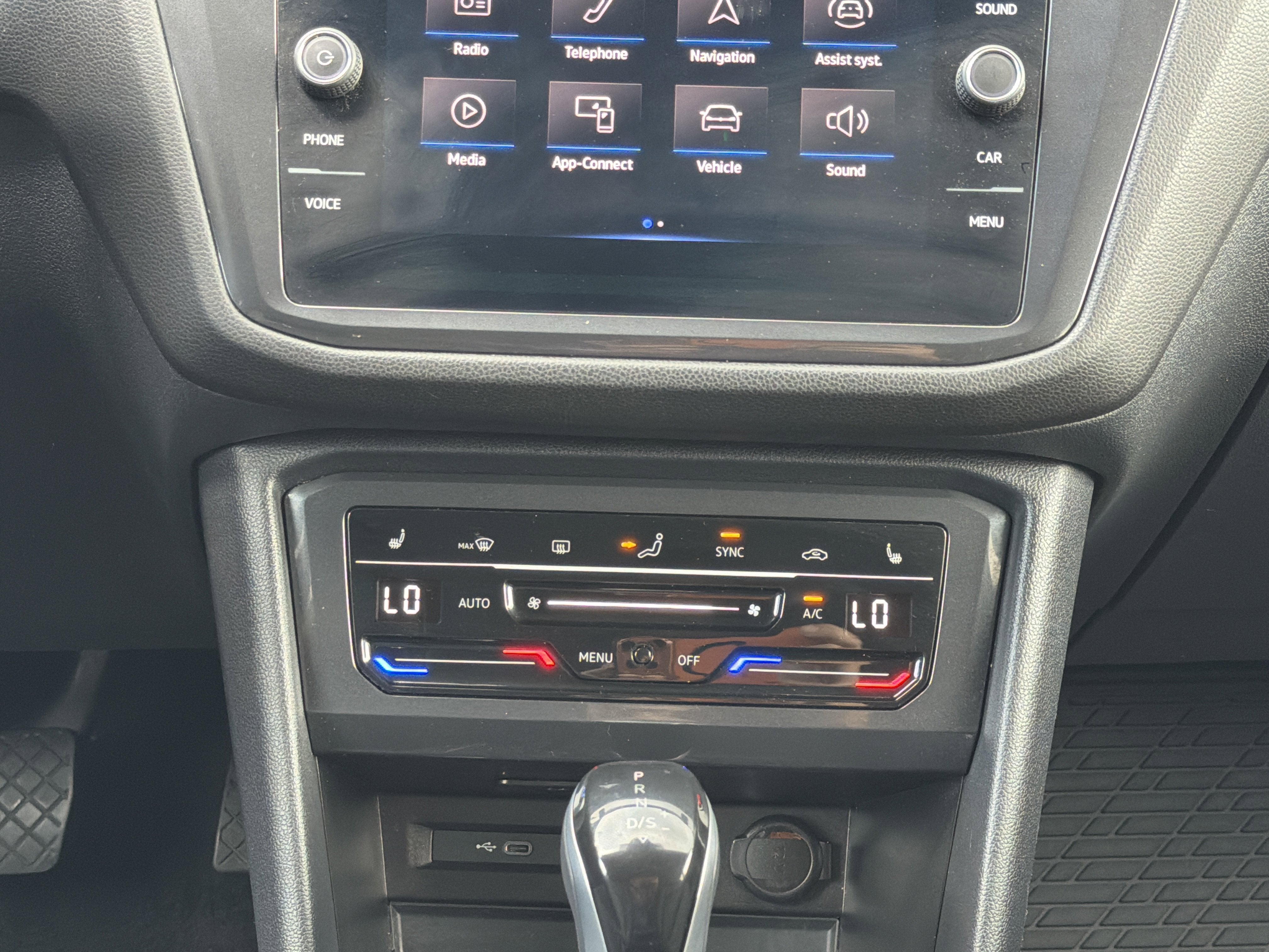 2024 Volkswagen Tiguan 2.0T SE 4MOTION