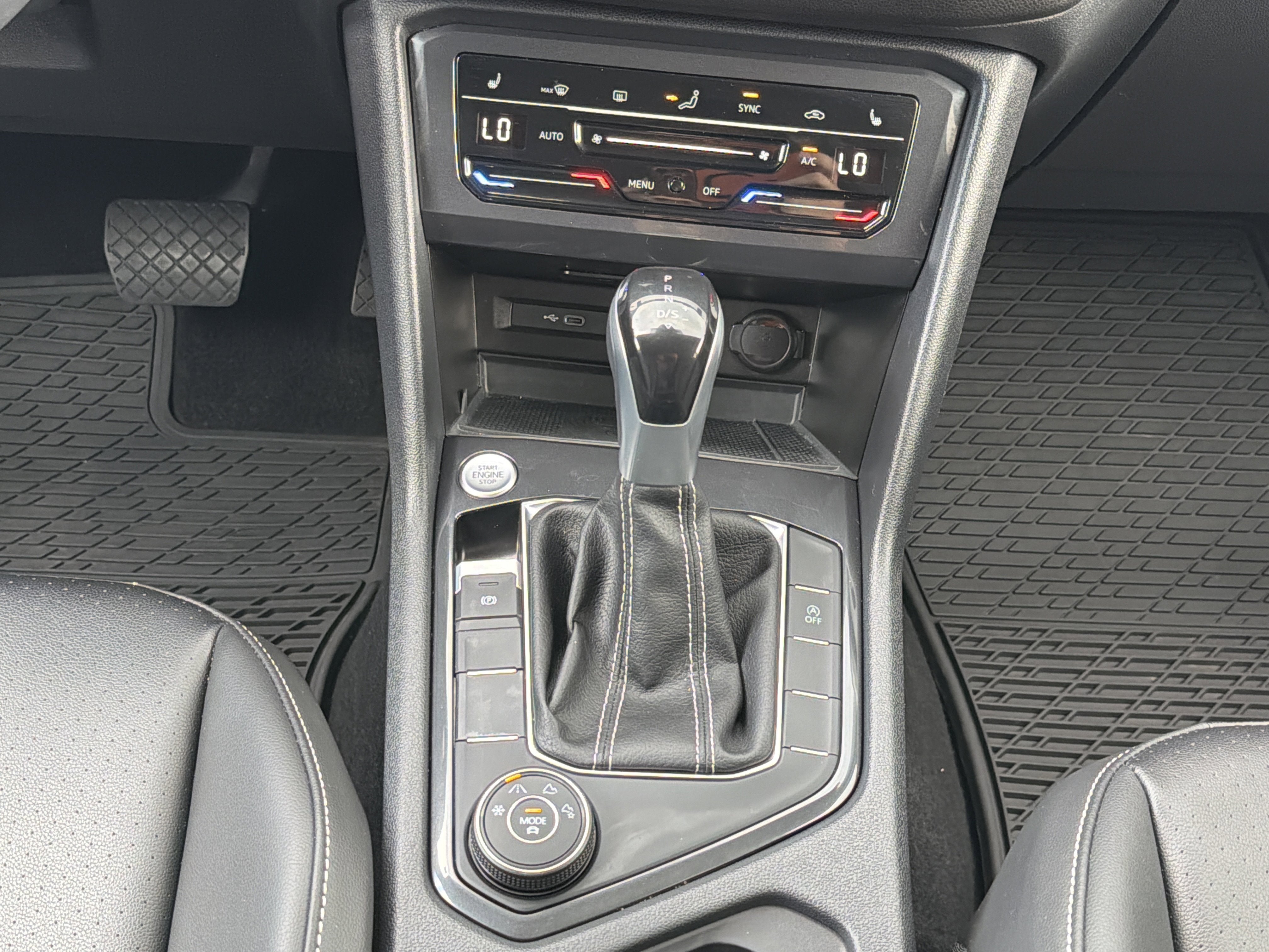 2024 Volkswagen Tiguan 2.0T SE 4MOTION