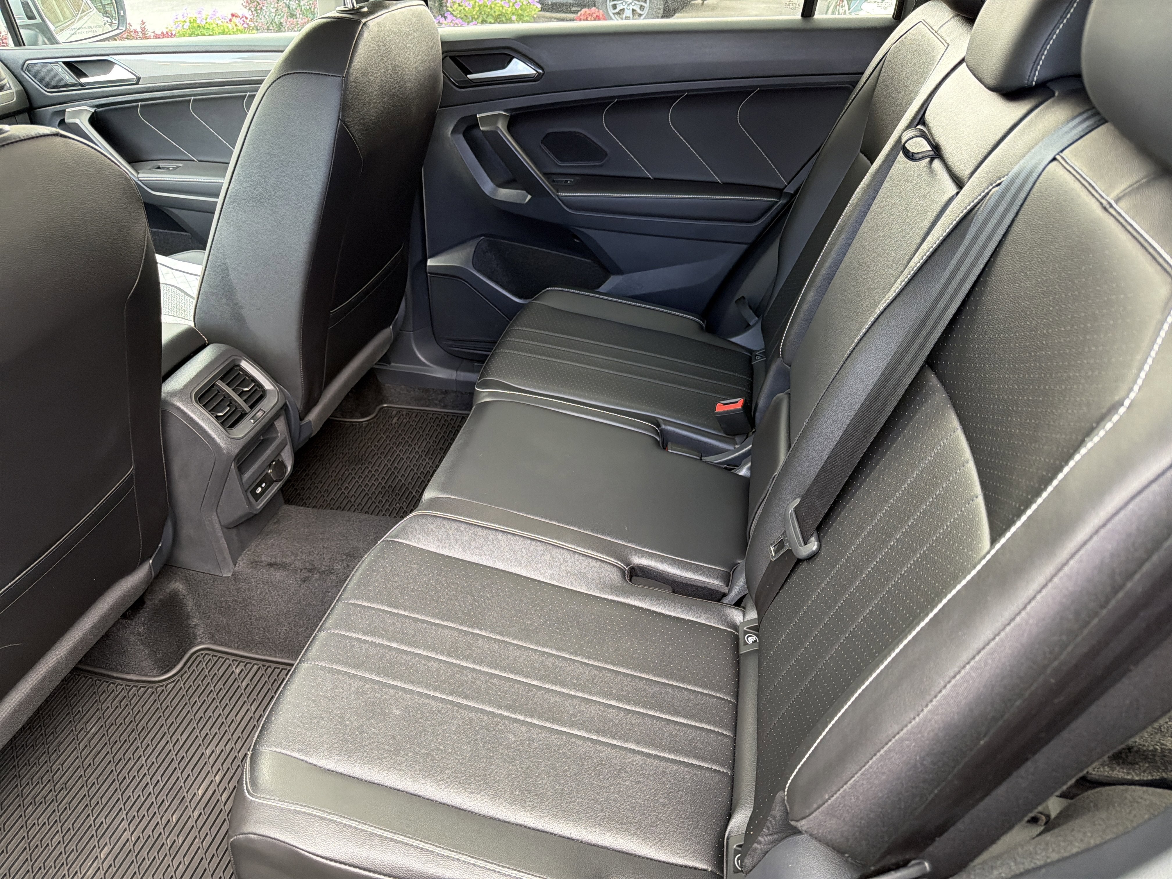 2024 Volkswagen Tiguan 2.0T SE 4MOTION