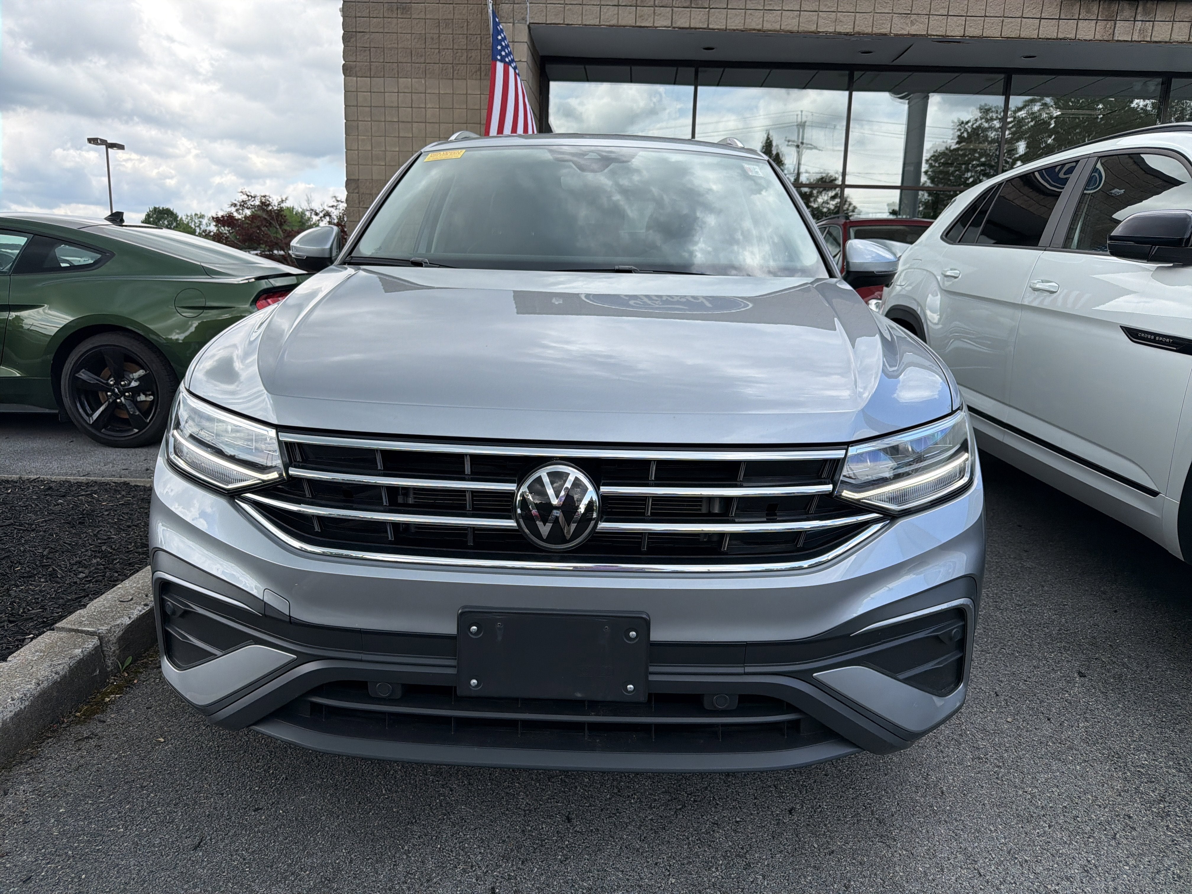 2024 Volkswagen Tiguan 2.0T SE 4MOTION