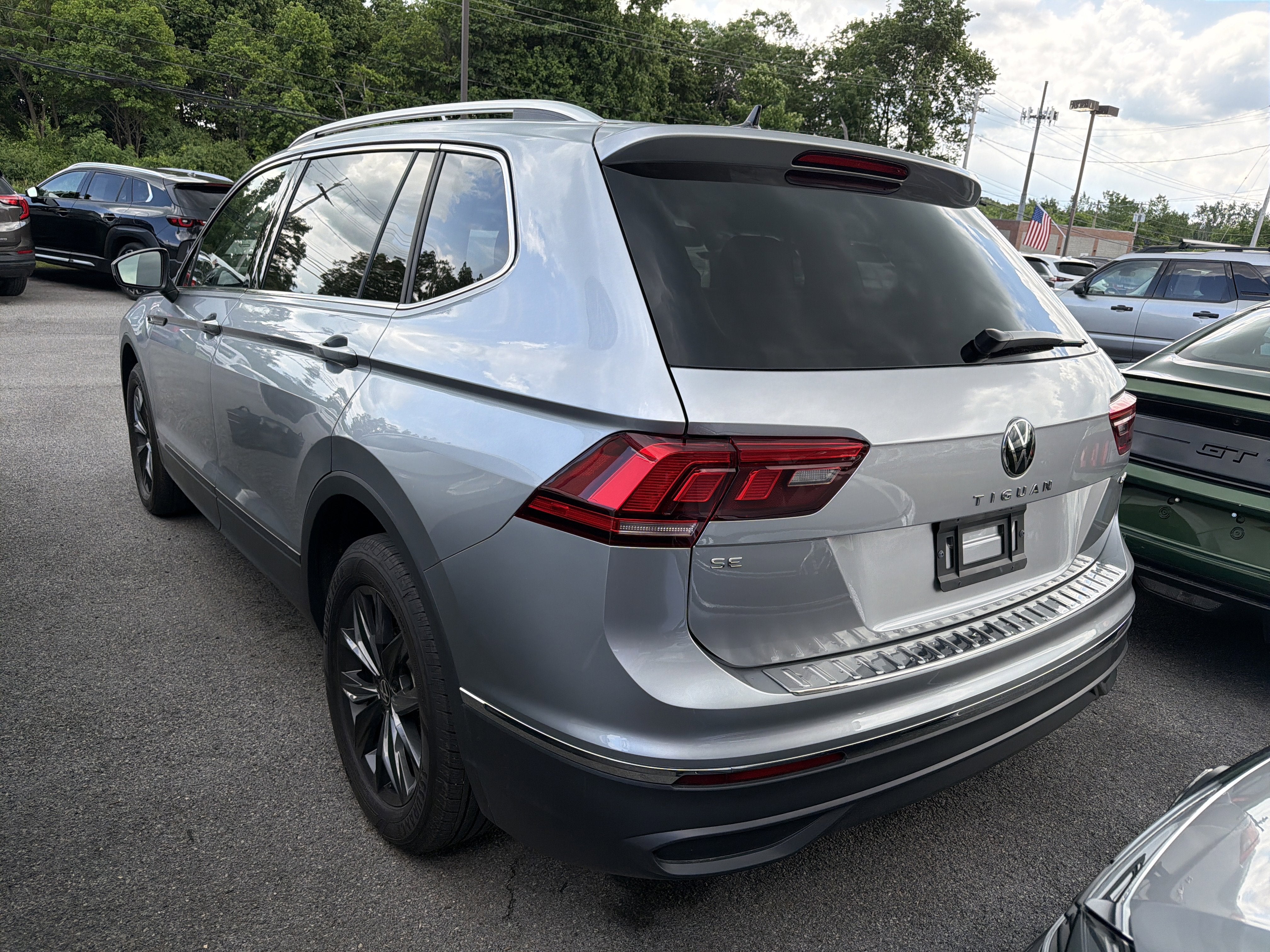 2024 Volkswagen Tiguan 2.0T SE 4MOTION