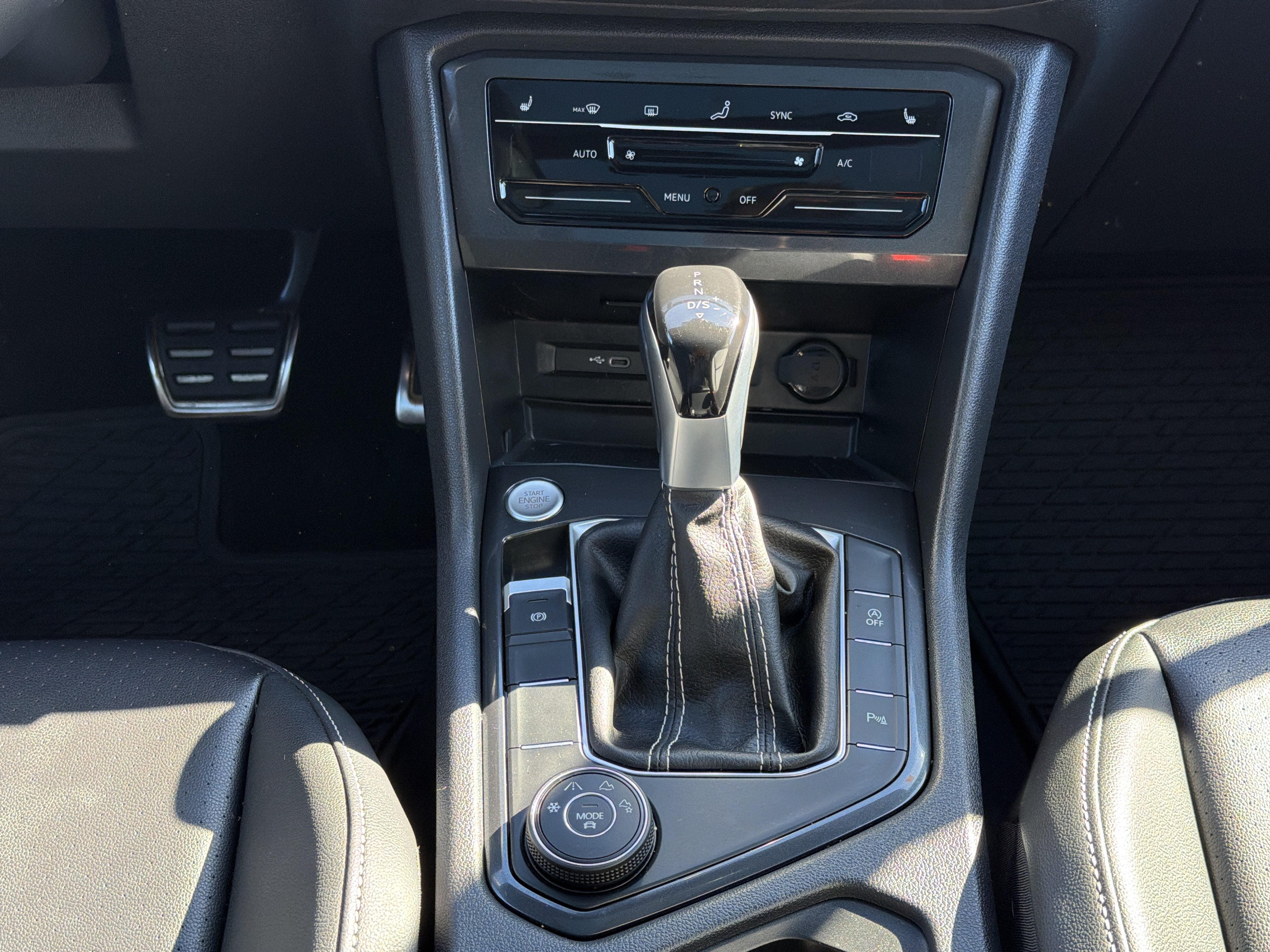 2024 Volkswagen Tiguan 2.0T SE R-Line Black 4MOTION