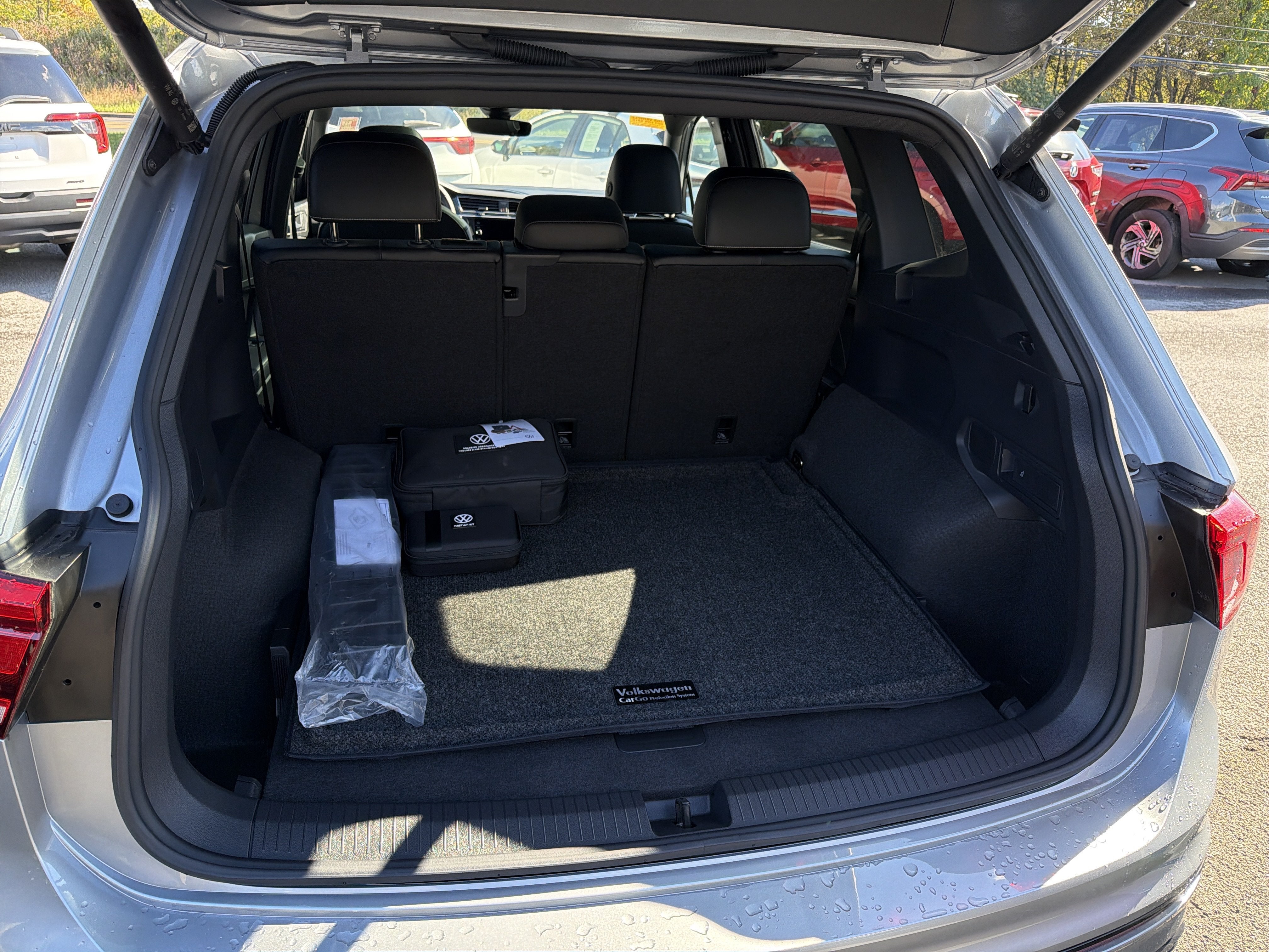 2024 Volkswagen Tiguan 2.0T SE R-Line Black 4MOTION