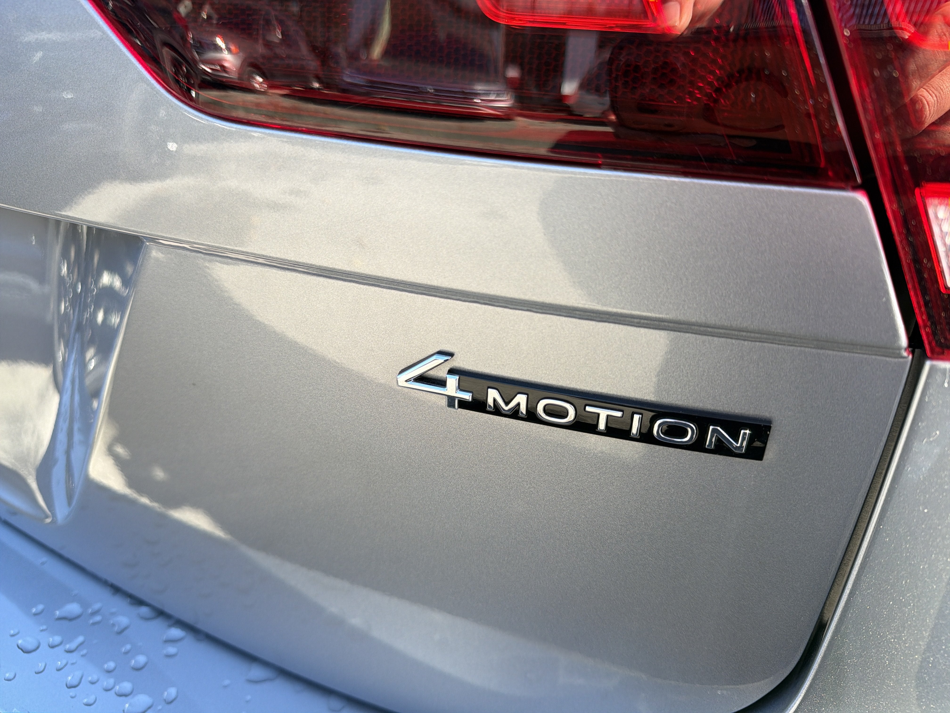 2024 Volkswagen Tiguan 2.0T SE R-Line Black 4MOTION