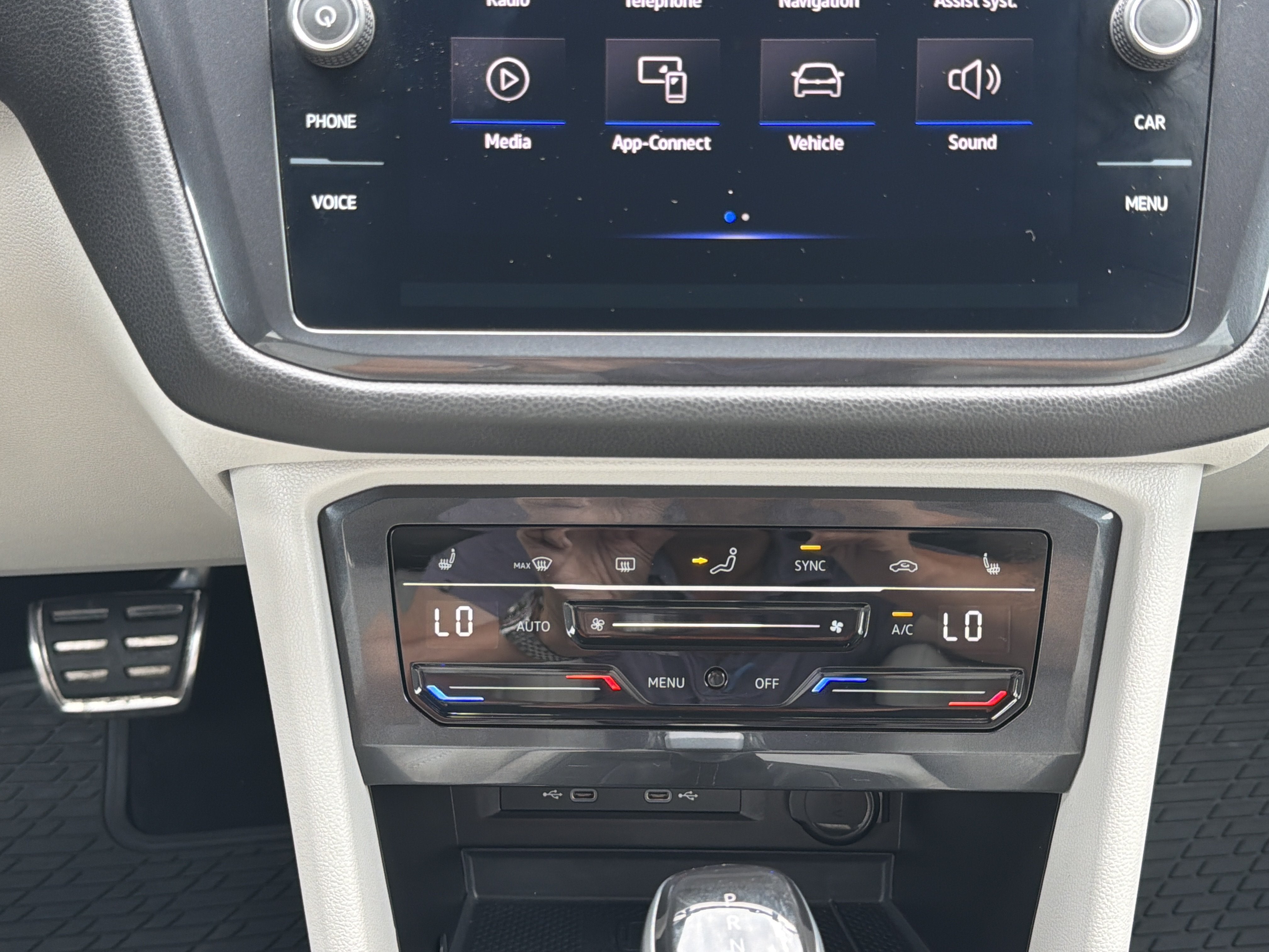2024 Volkswagen Tiguan 2.0T SE R-Line Black 4MOTION