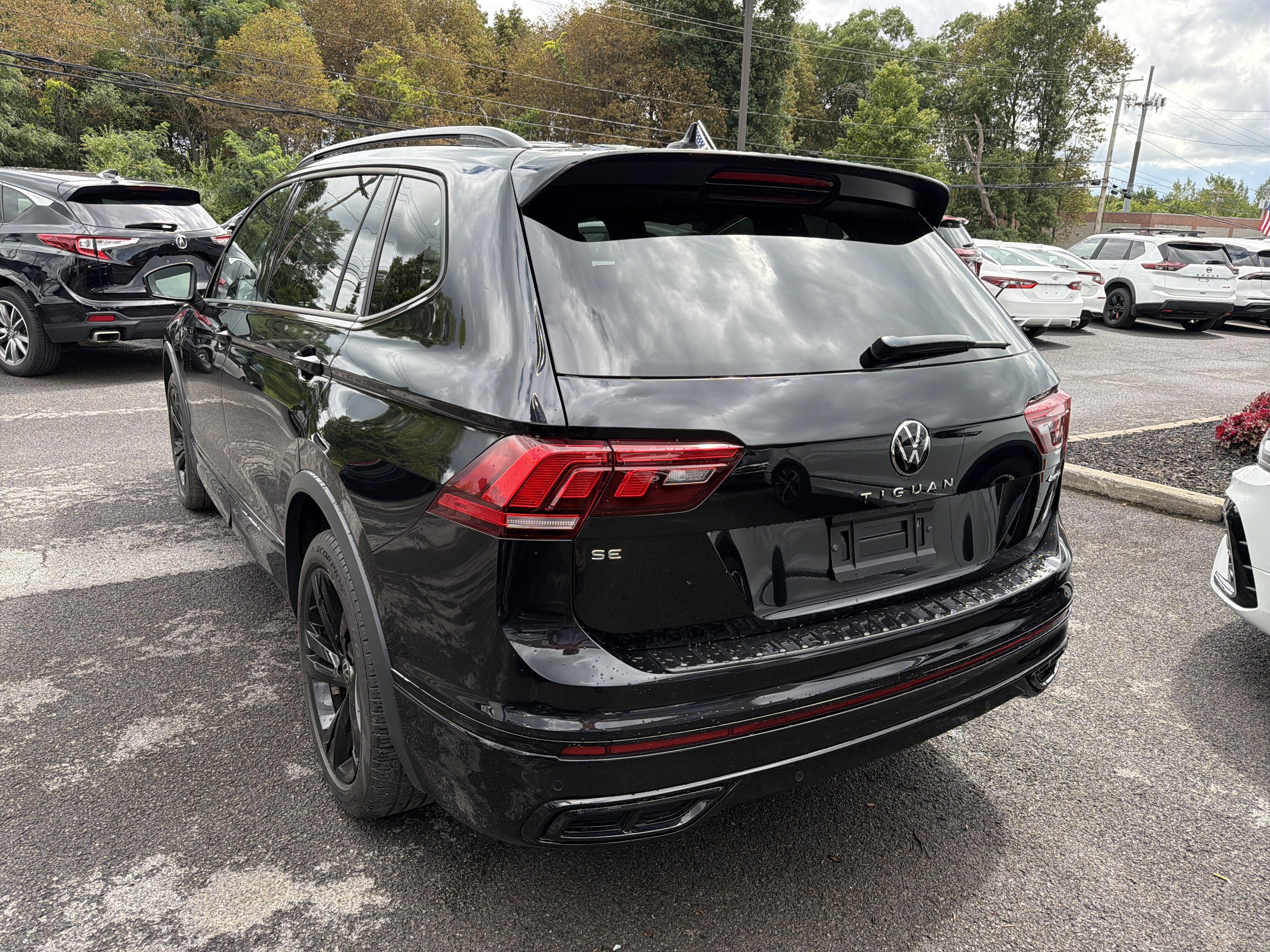 2024 Volkswagen Tiguan 2.0T SE R-Line Black 4MOTION
