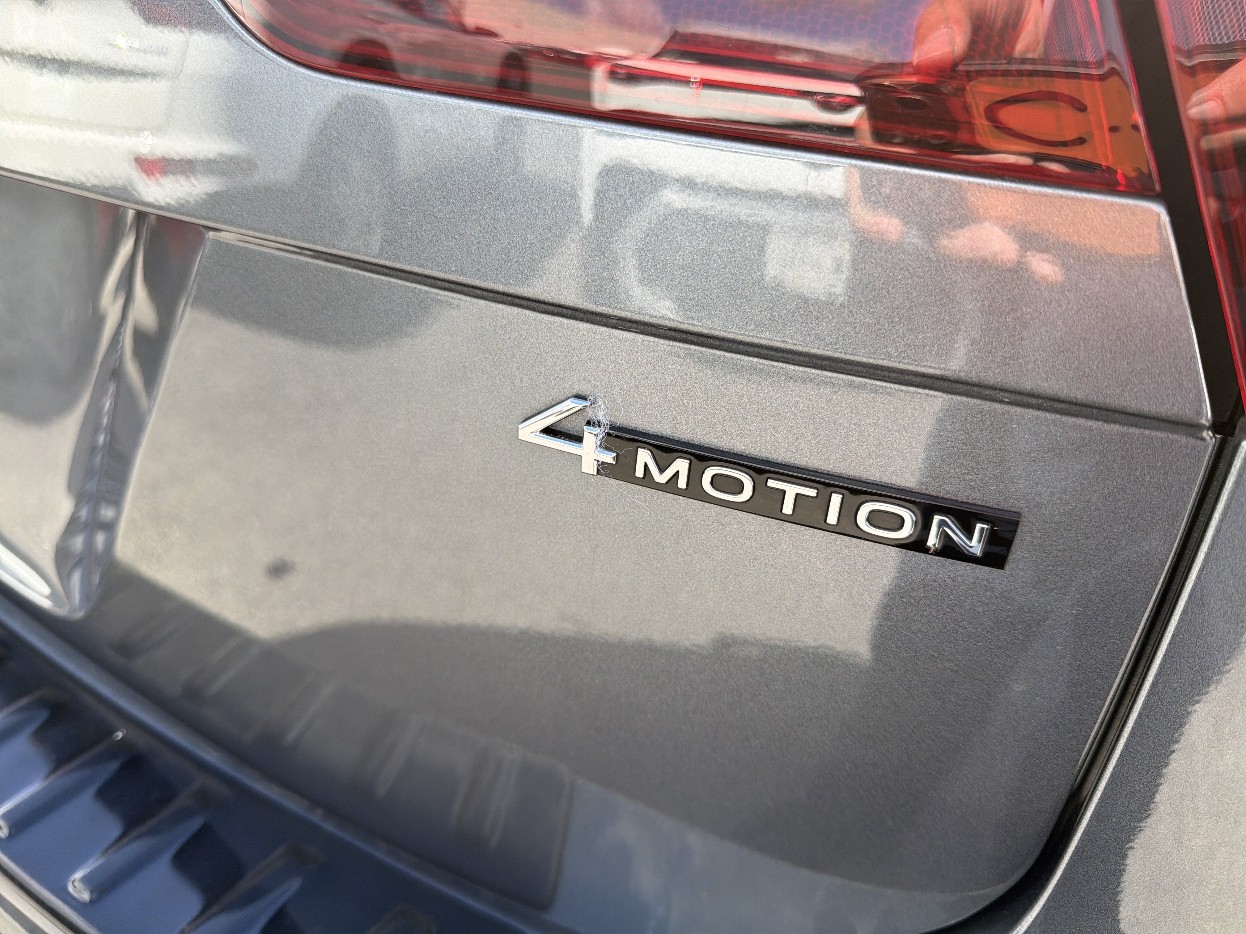 2024 Volkswagen Tiguan 2.0T SE R-Line Black 4MOTION