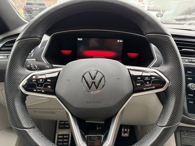 2023 Volkswagen Tiguan SE R-Line Black