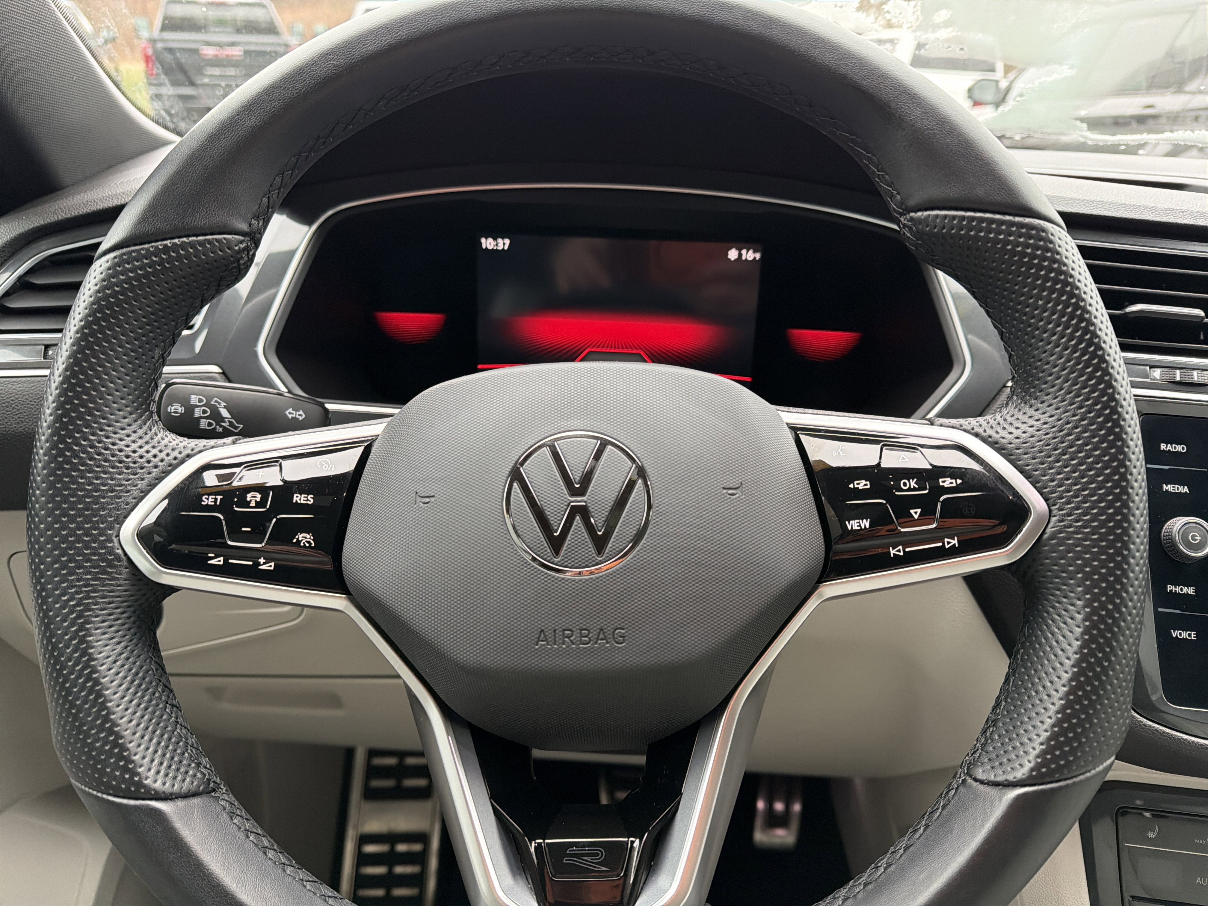 2023 Volkswagen Tiguan SE R-Line Black