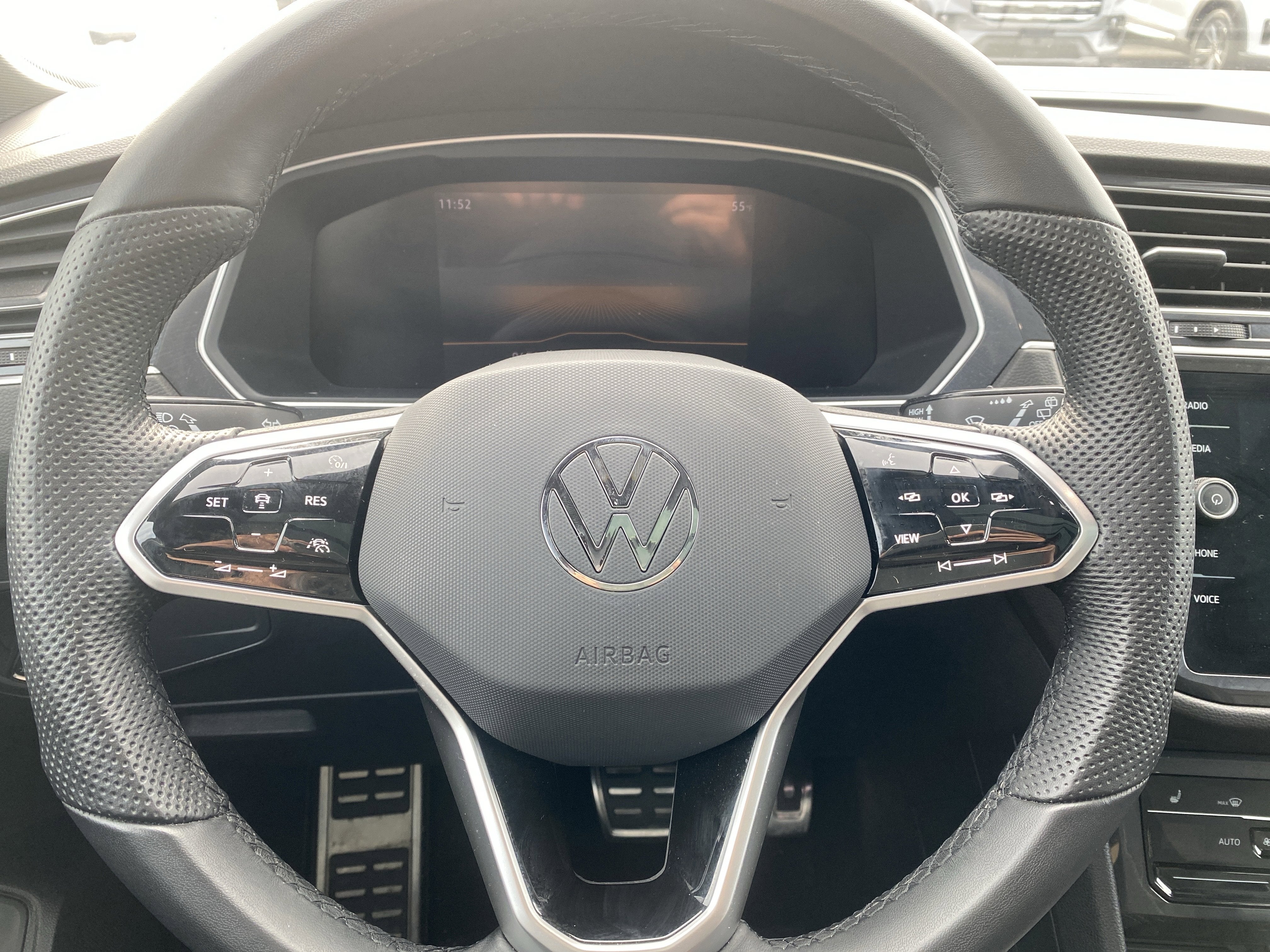 2024 Volkswagen Tiguan SE R-Line Black