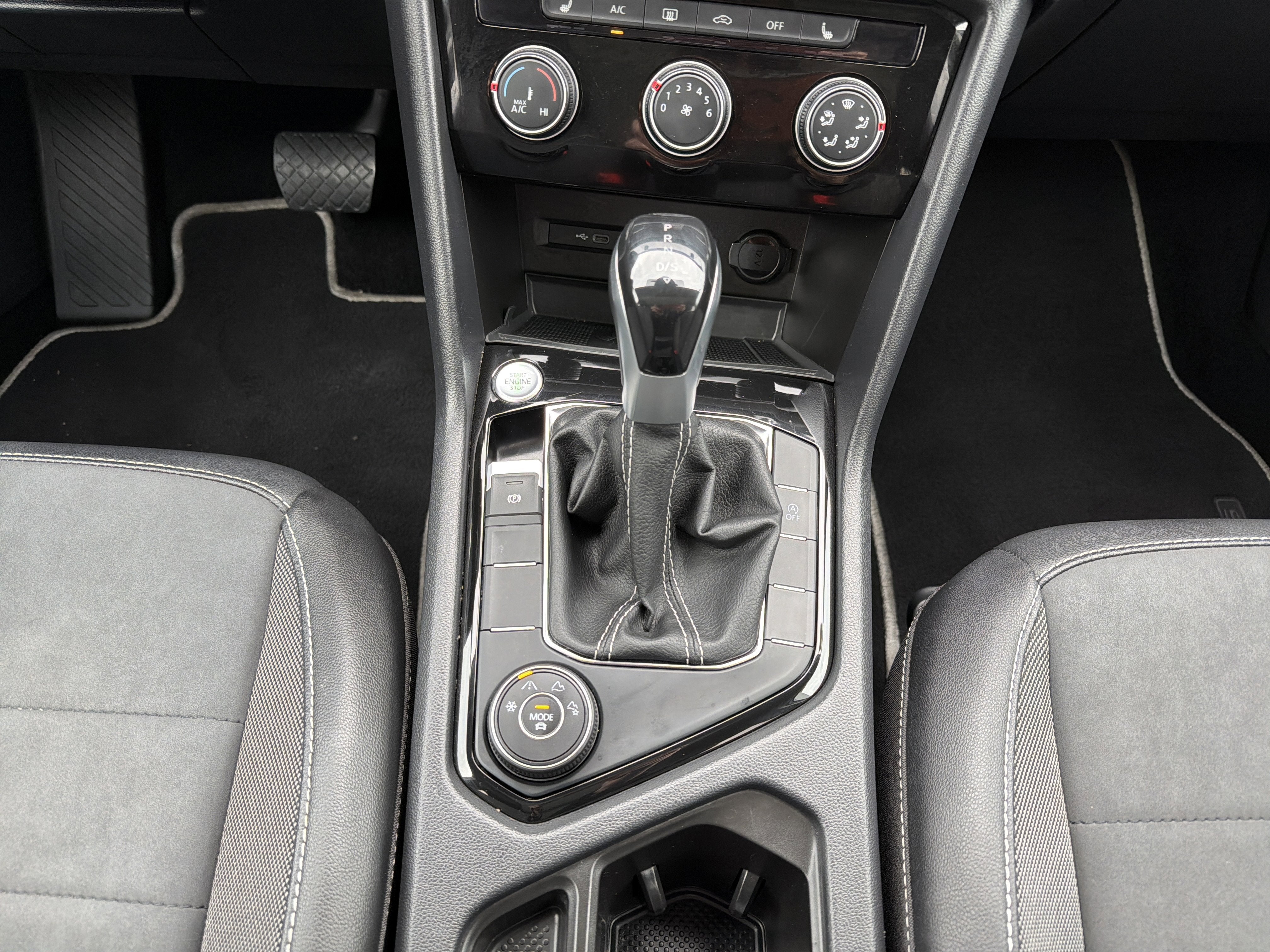 2023 Volkswagen Taos SE 4MOTION *Ltd Avail*