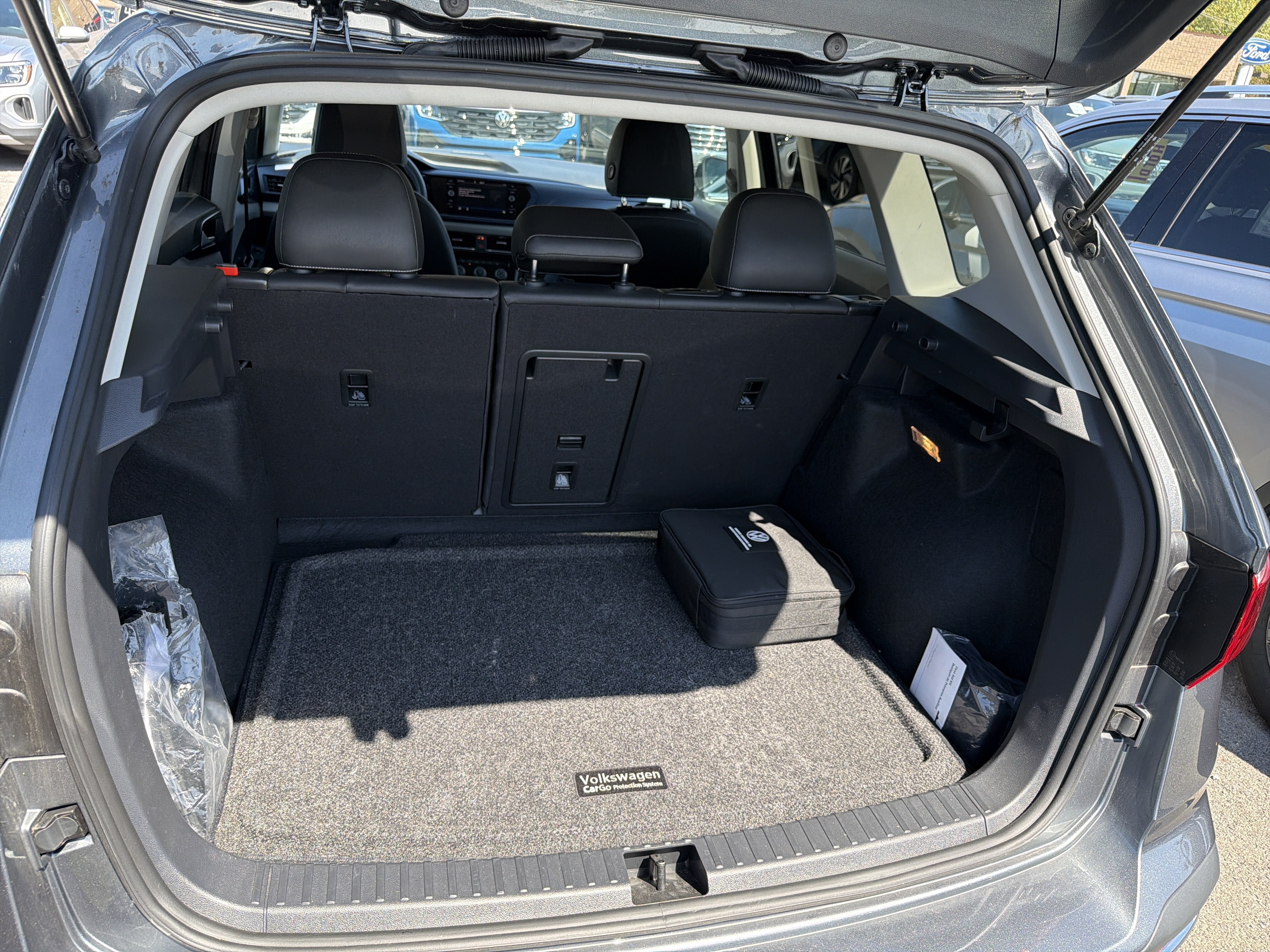 2023 Volkswagen Taos SE 4MOTION