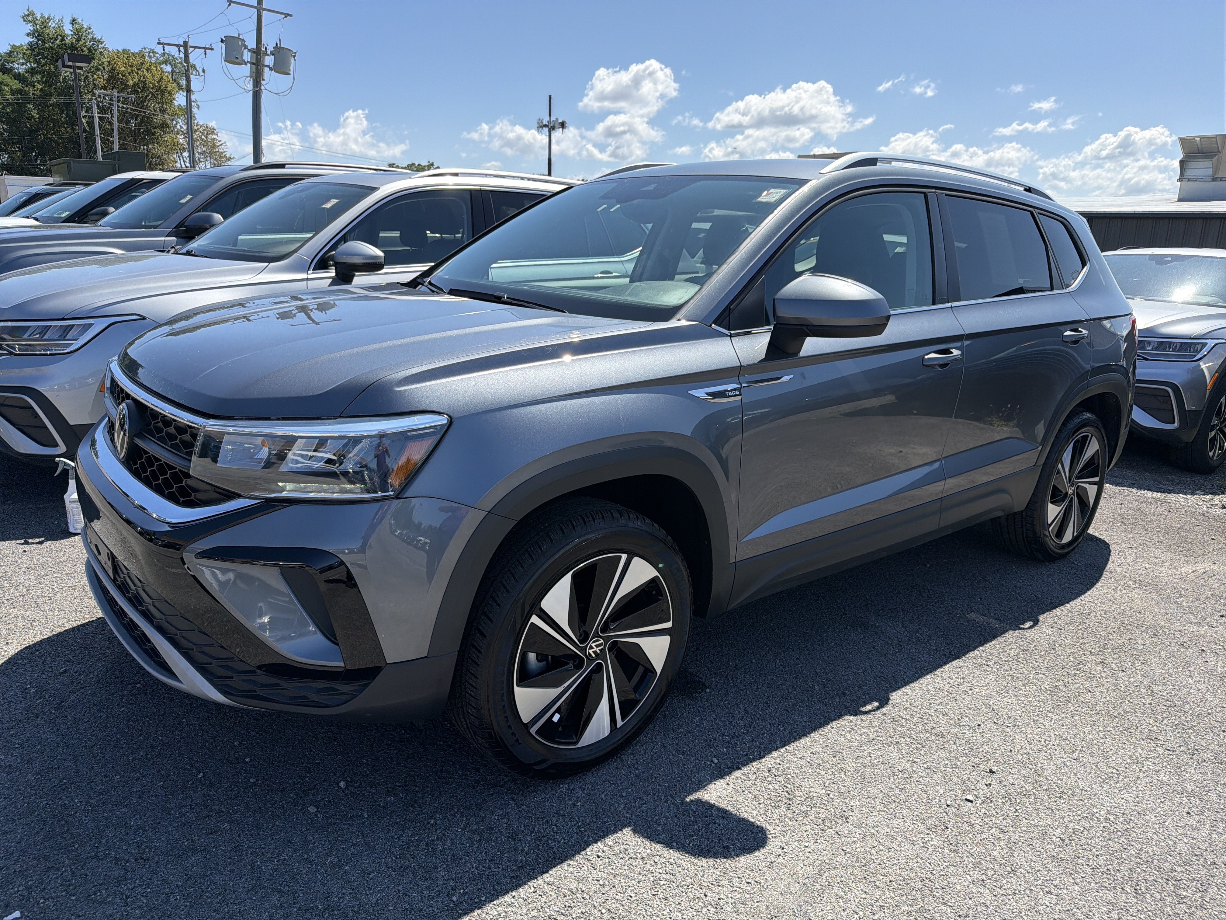 2023 Volkswagen Taos SE 4MOTION
