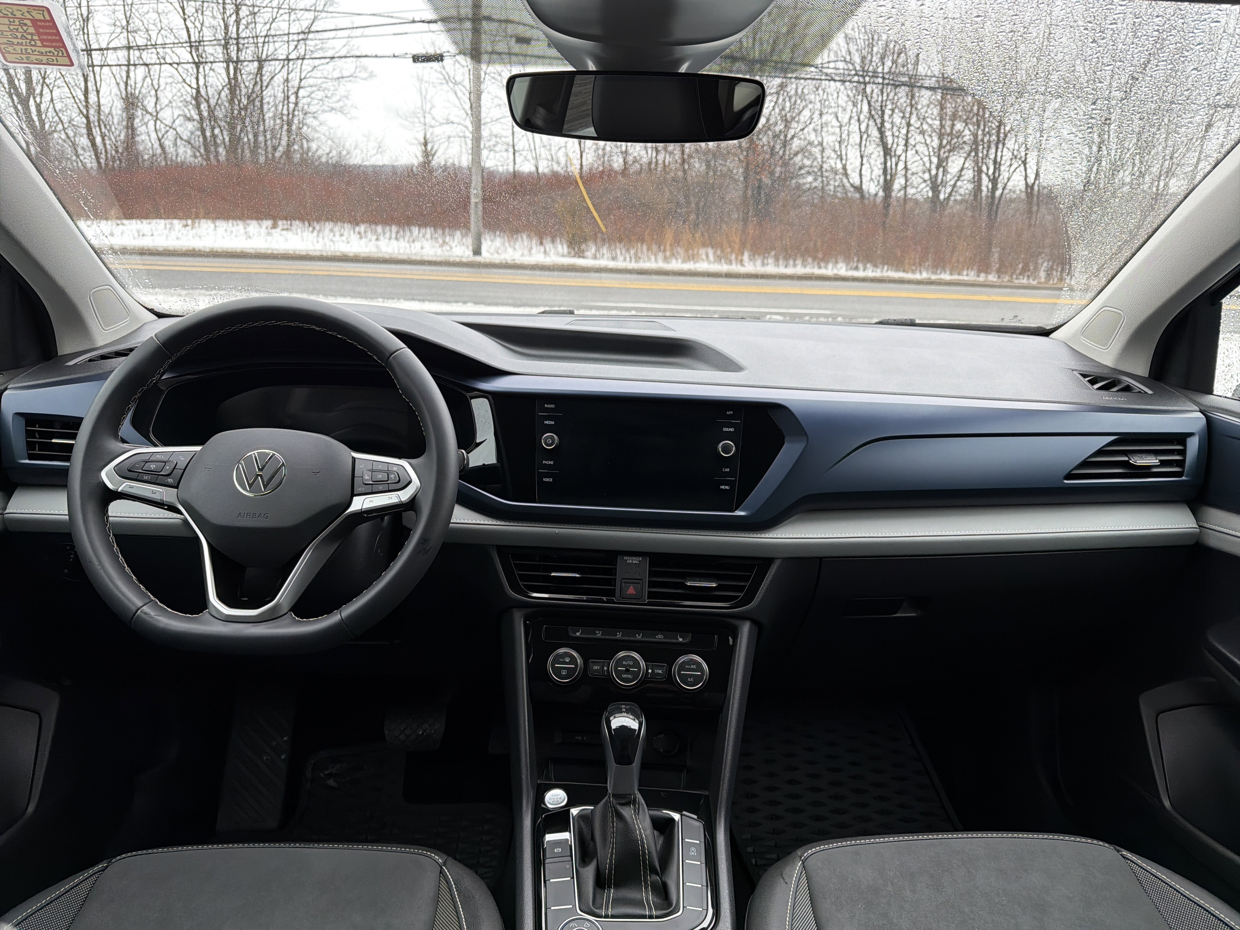 2024 Volkswagen Taos SE 4MOTION