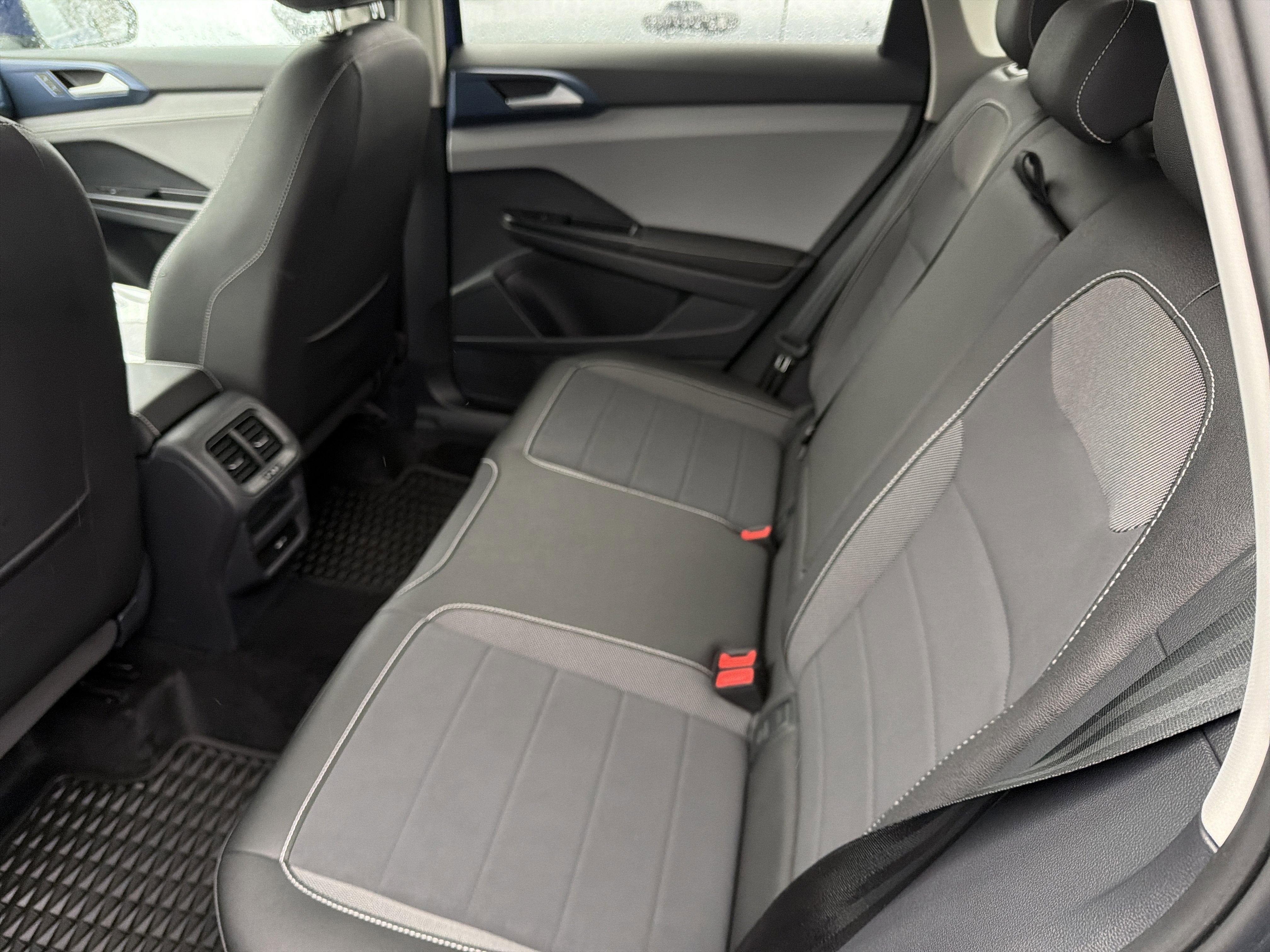 2024 Volkswagen Taos SE 4MOTION