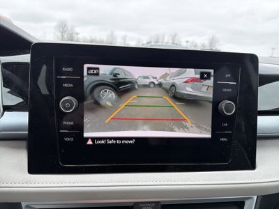 2025 Volkswagen Taos SE 4MOTION