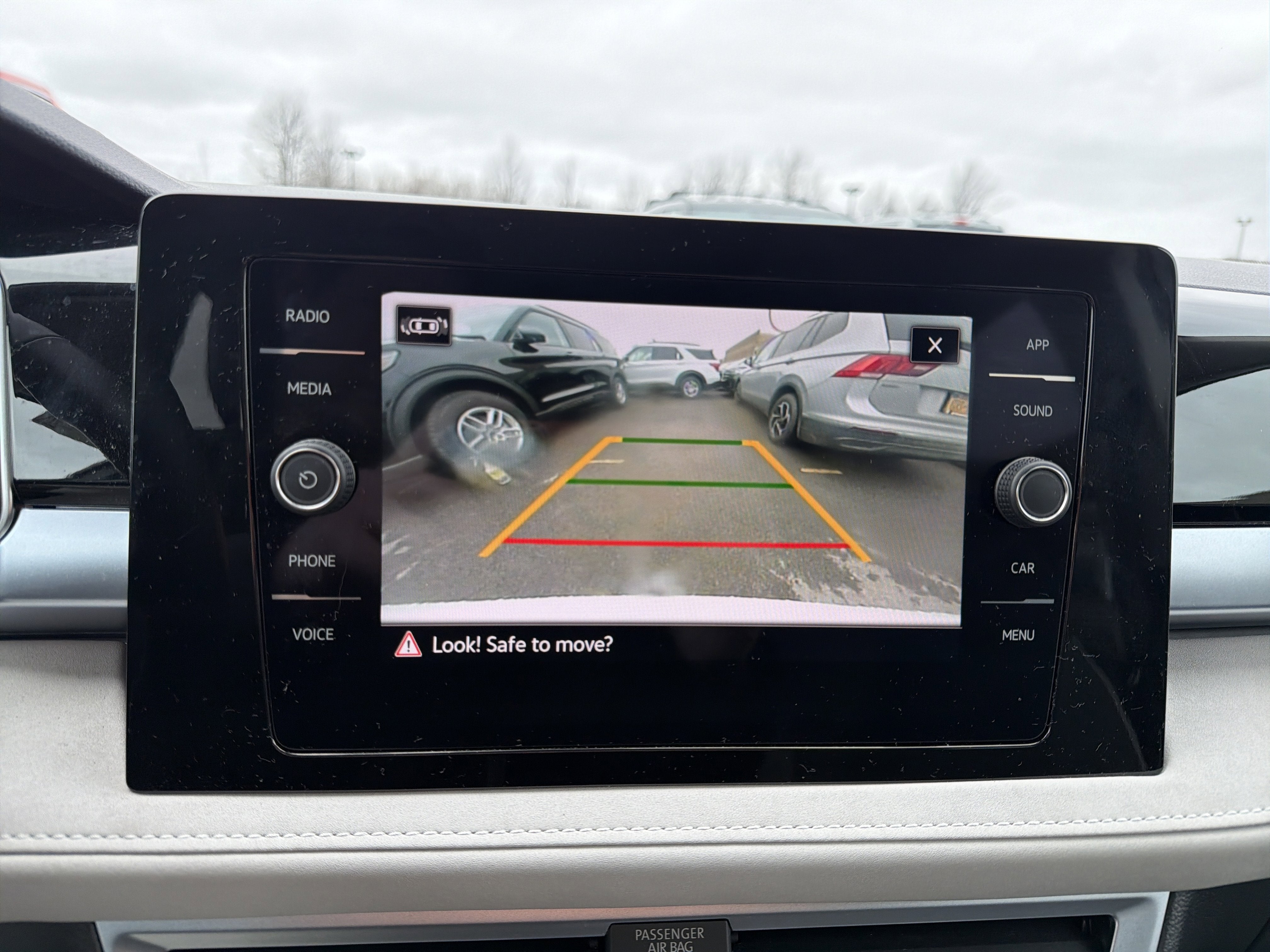 2025 Volkswagen Taos SE 4MOTION