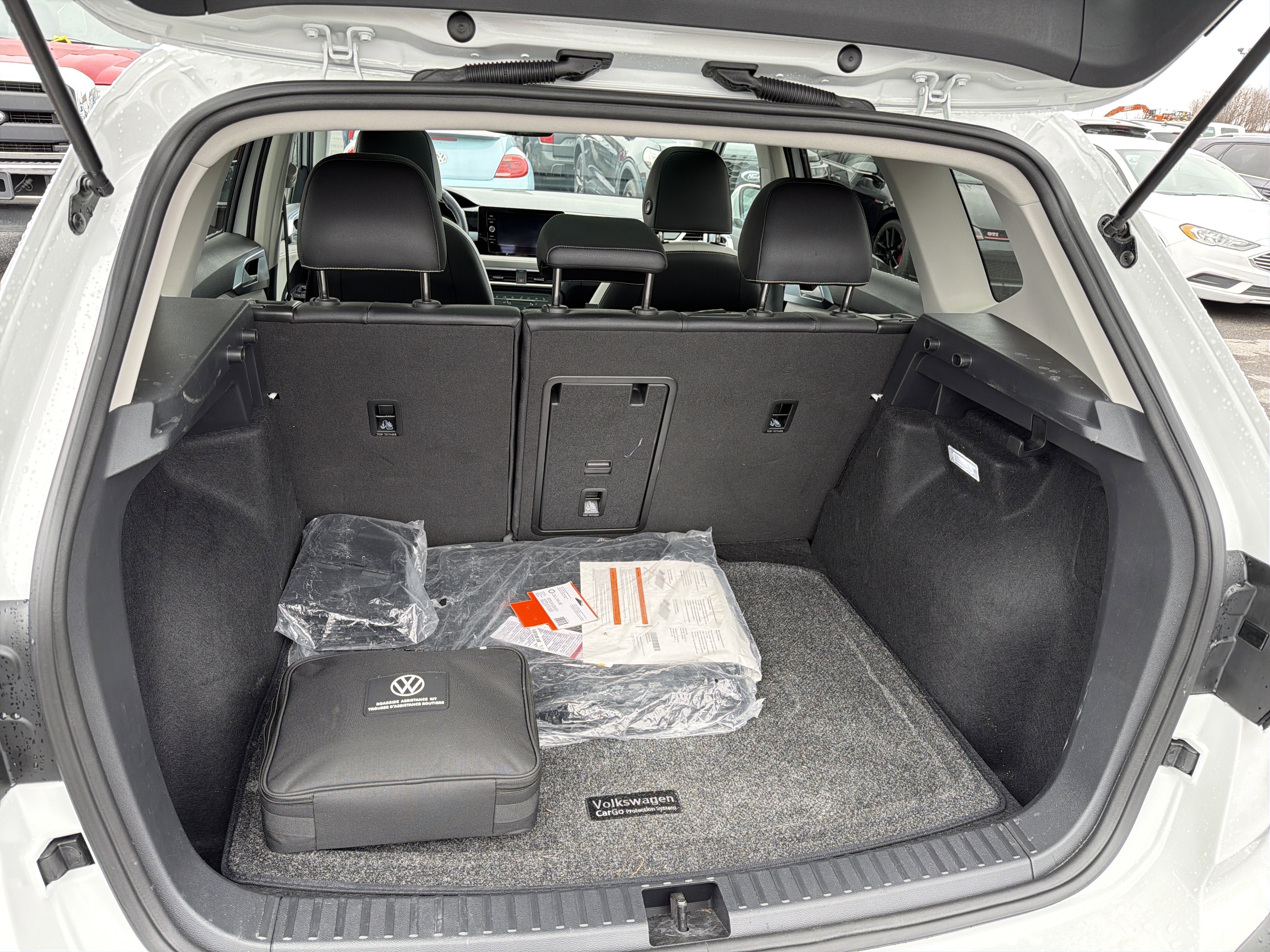 2025 Volkswagen Taos SE 4MOTION